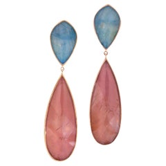 Orecchini a goccia in oro rosa 18 carati con quarzo rodolite e apatite di Alex Jona