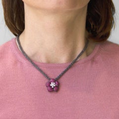 Alex Jona Rubin Weißer Diamant 18 Karat Gold Blume Anhänger an Silberkette Halskette