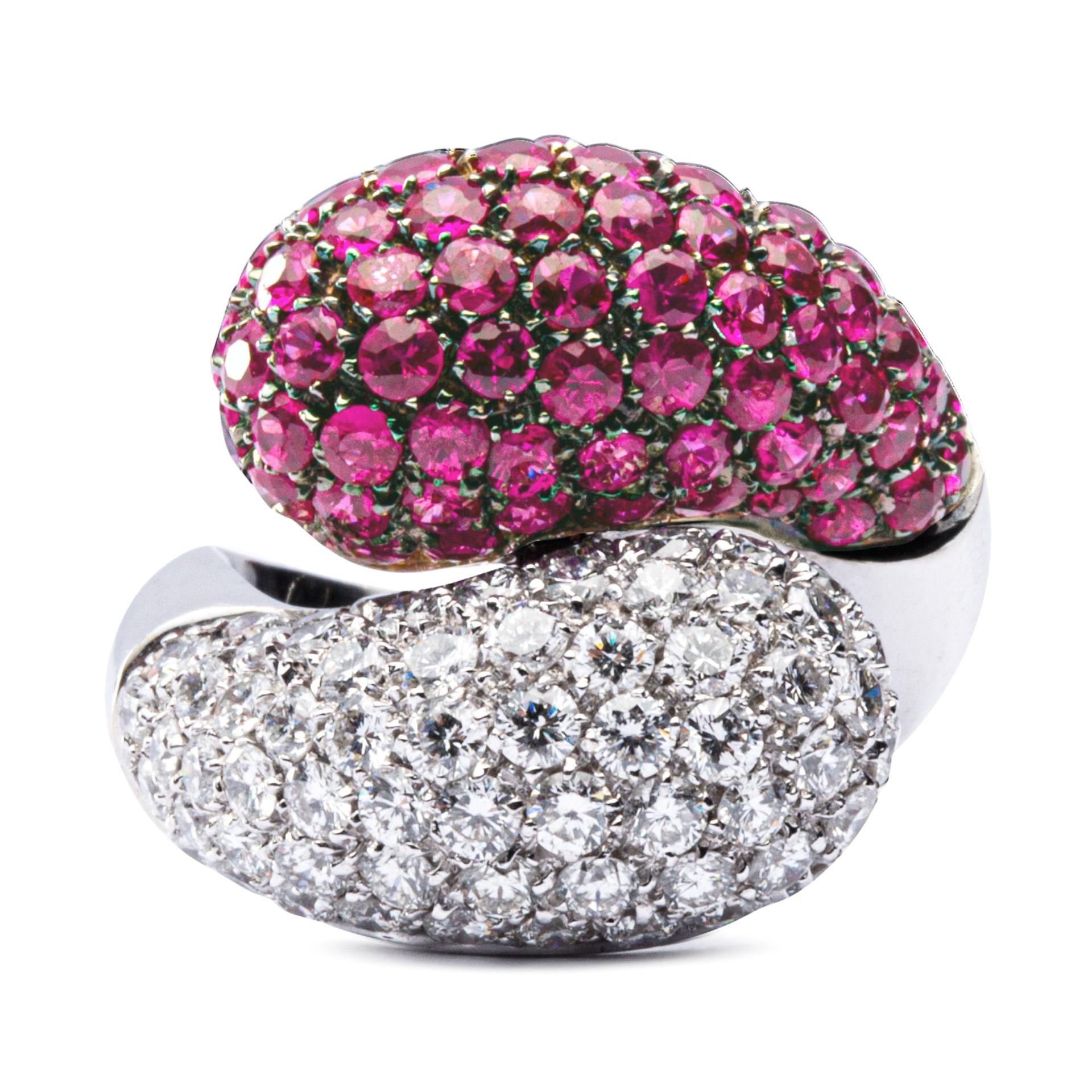 Alex Jona Rubin Weiß Diamant 18 Karat Weißgold Crossover Dome Cocktail Ring Damen im Angebot