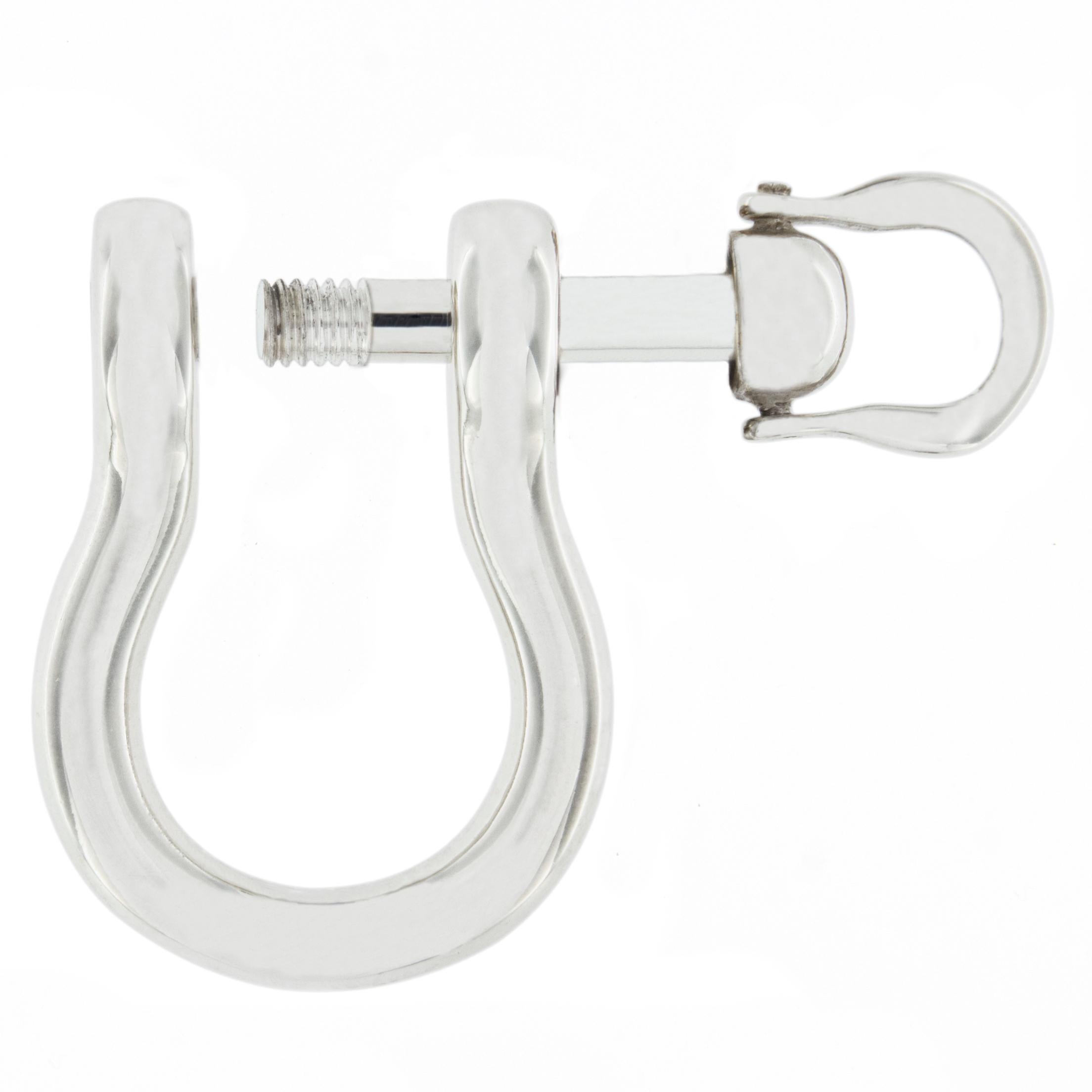 Alex Jona design collection, hand crafted in Italy, Shackle Sterling Silver key holder. 
Dimension: W 1.44 in / 36,57 mm X L 1.34 in/ 34 mm X D 0.42 in / 10,66 mm
Weight : 22 g
All Jona jewelry is new and has never been previously owned or worn.