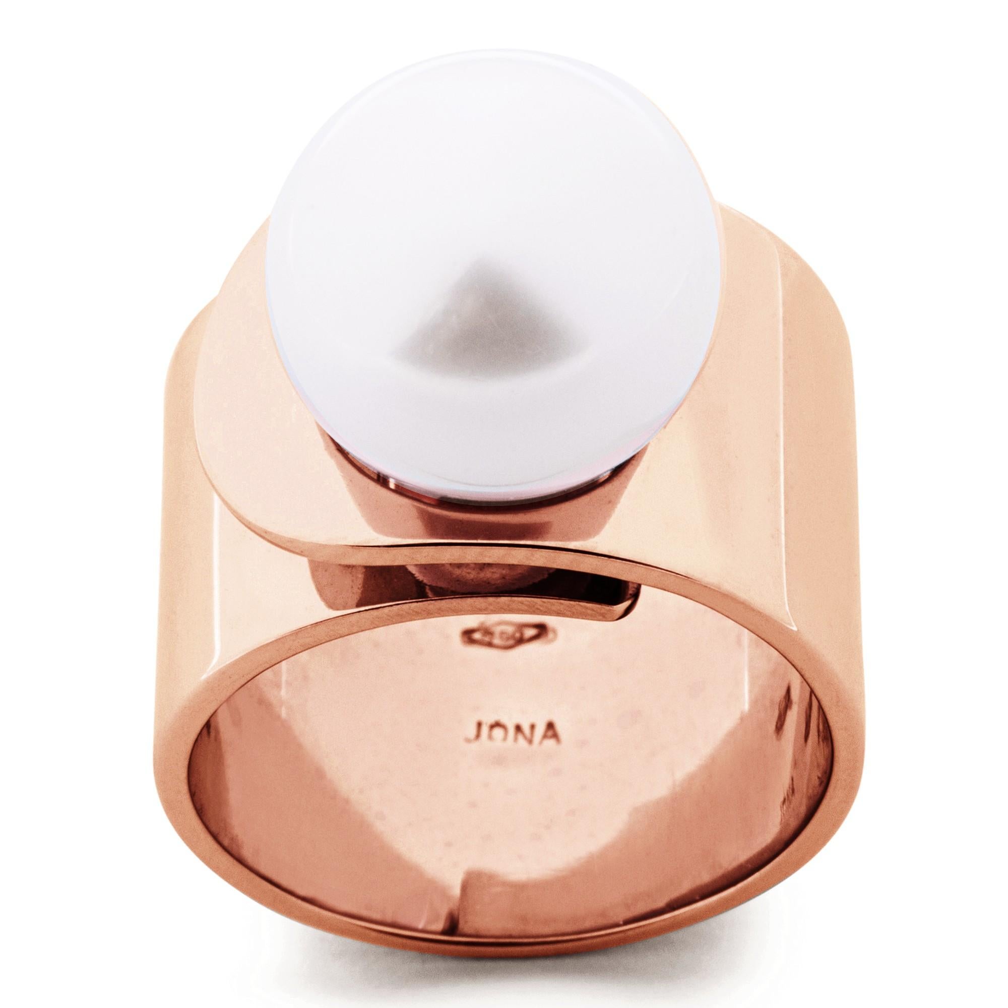 Round Cut Alex Jona South Sea Pearl 18 Karat Rose Gold overlapping Band Ring For Sale