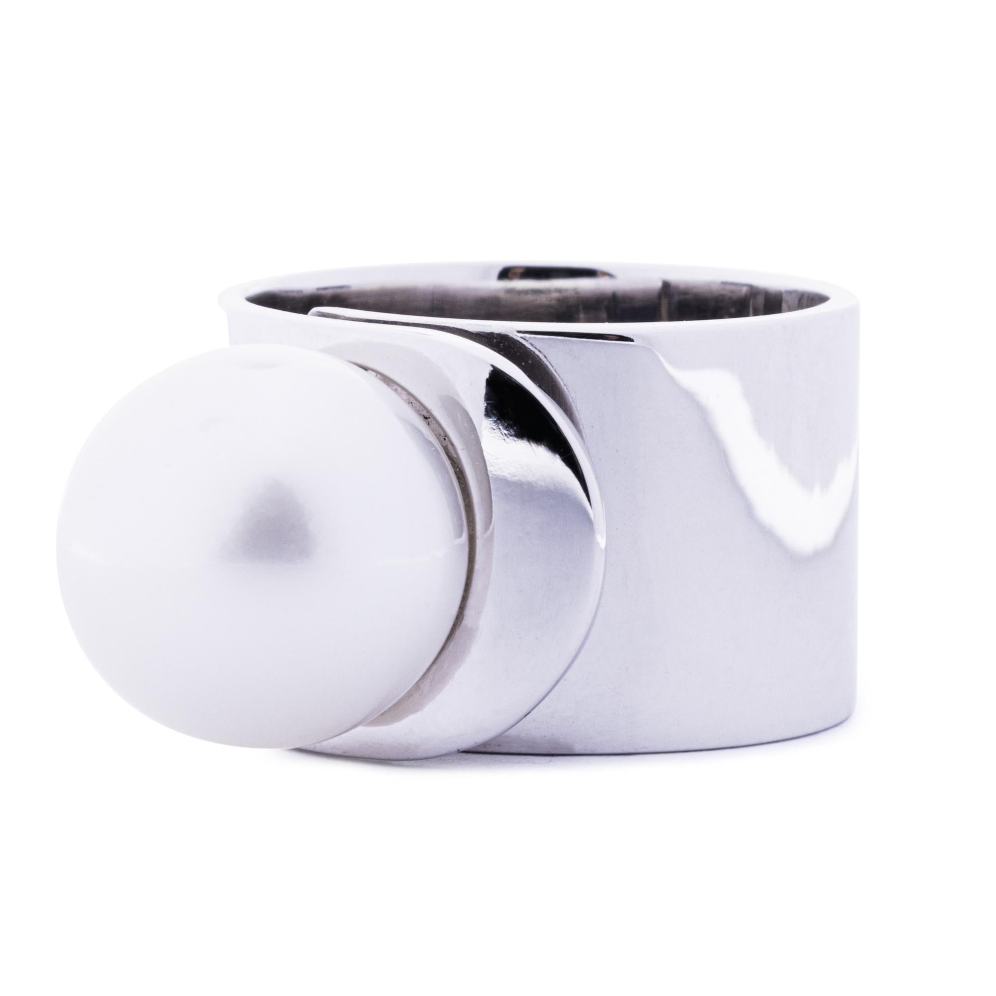 Round Cut Alex Jona South Sea Pearl 18 Karat White Gold Overlapping Band Ring For Sale