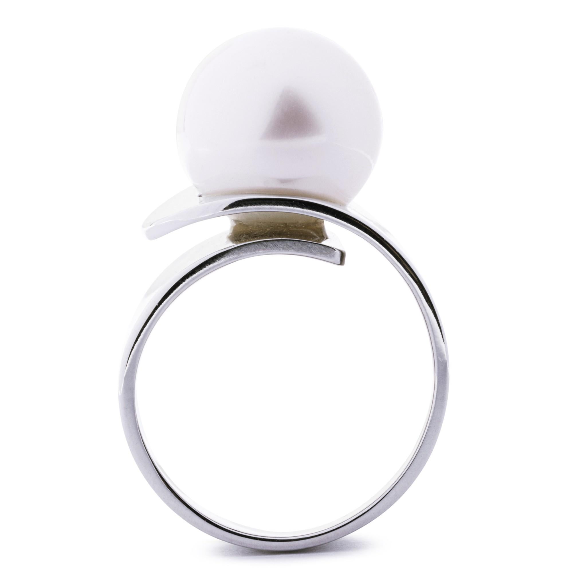 Alex Jona South Sea Pearl 18 Karat White Gold Overlapping Band Ring For Sale 1