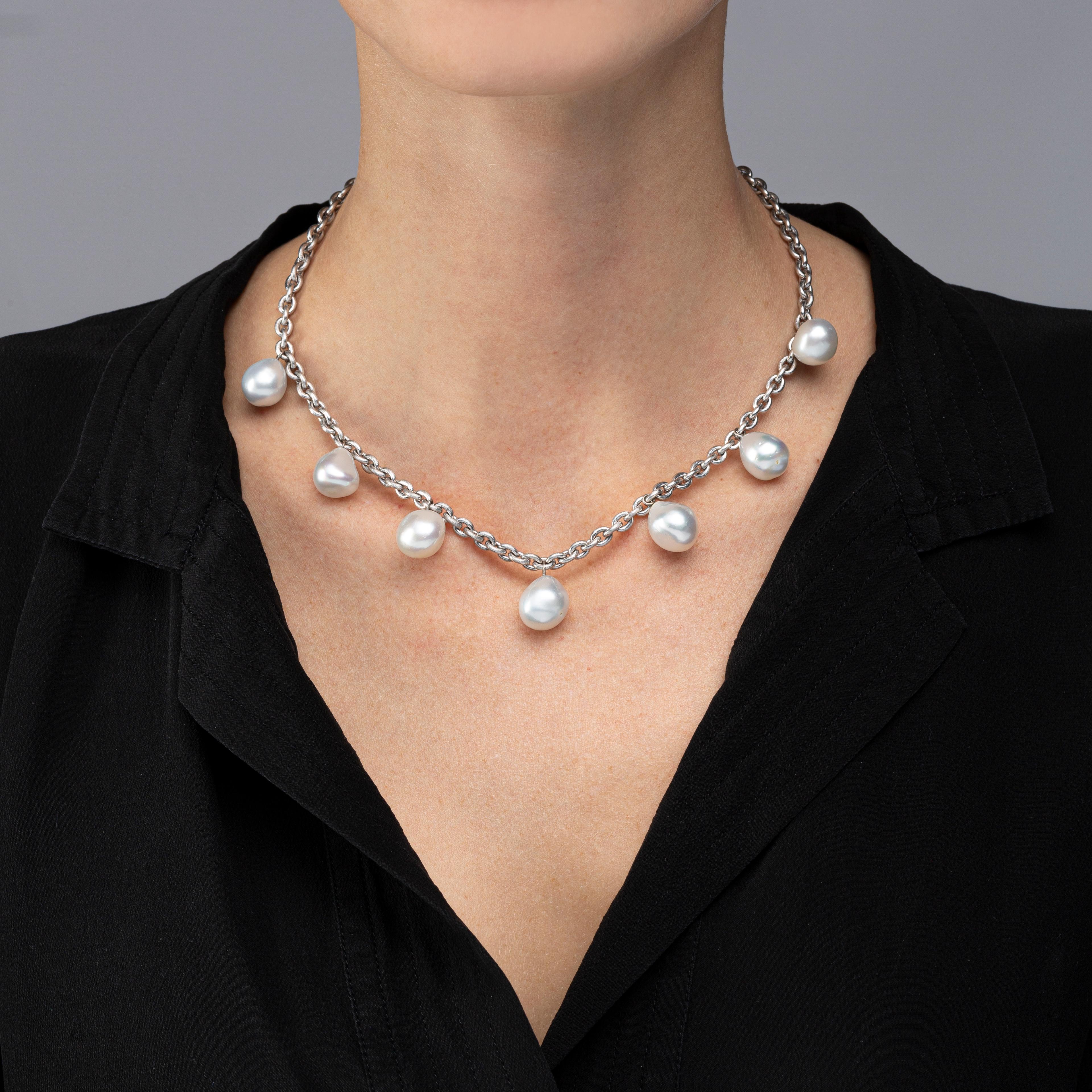 Alex Jona design collection, hand crafted in Italy, 18 karat white gold chain necklace with seven light grey South Sea baroque pearls.

Alex Jona jewels stand out, not only for their special design and for the excellent quality of the gemstones, but