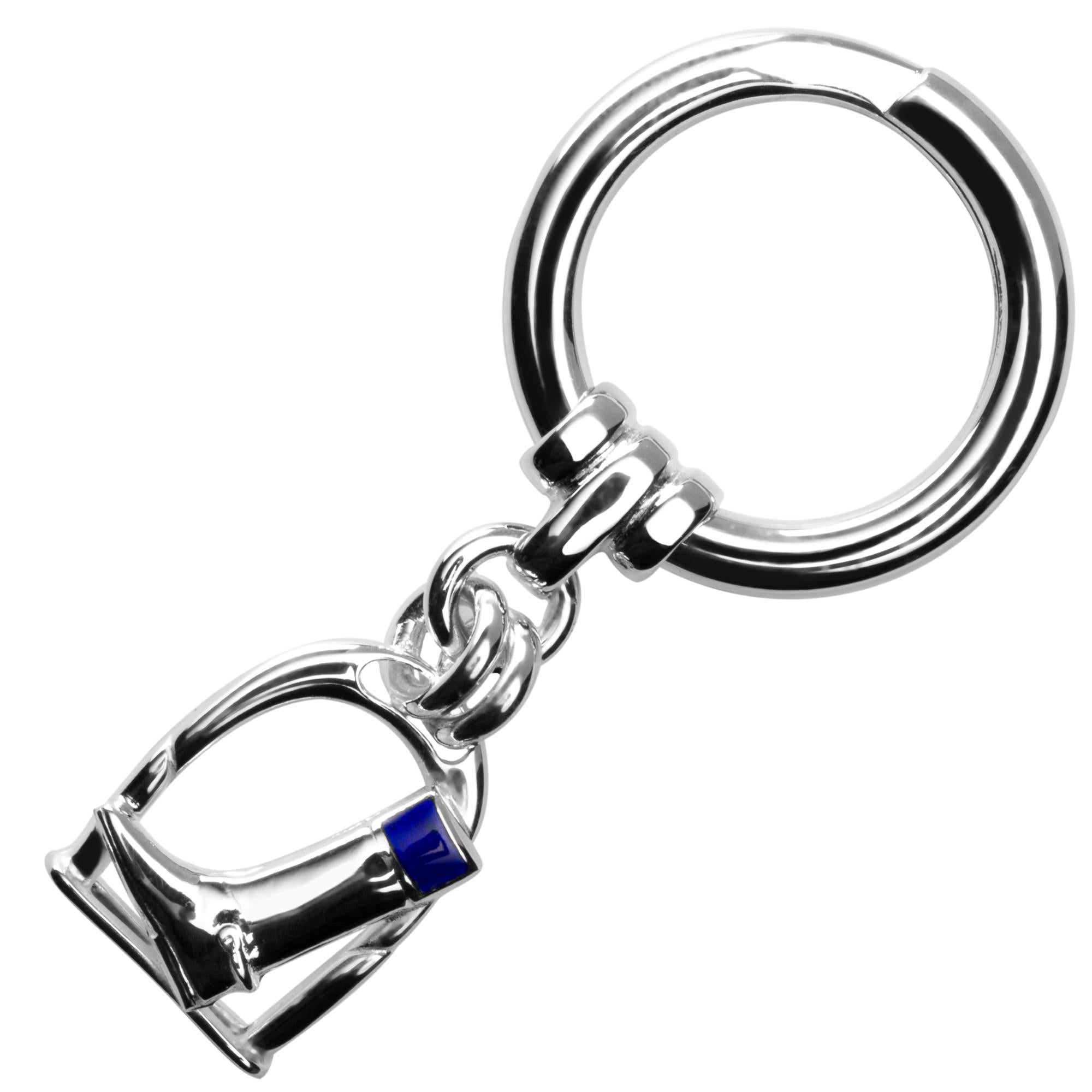 Alex Jona design collection, hand crafted in Italy, rhodium plated sterling silver horseshoe equestrian key holder.
Dimensions : L 2.5 in/ 64.01 mm x W 0.54 in/ 13.85 mm x Depth: 0.06 in/ 1.68 mm.

Alex Jona gifts stand out, not only for their