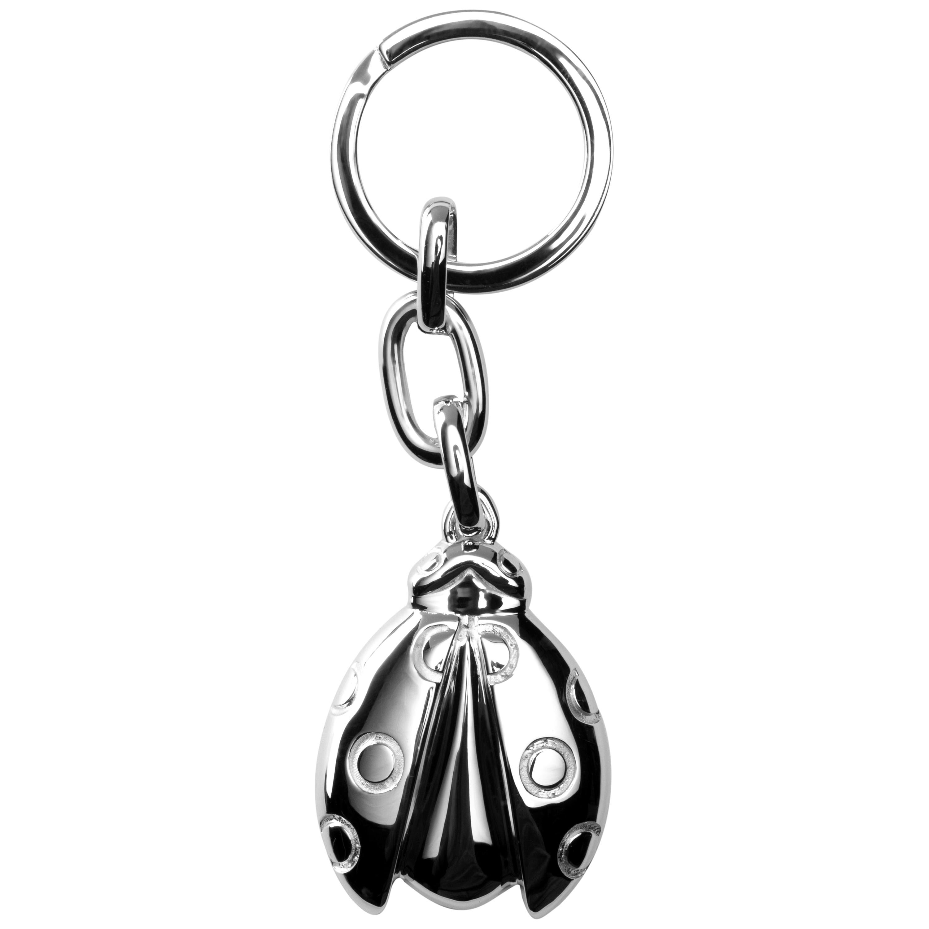 Alex Jona design collection, hand crafted in Italy, rhodium plated Sterling Silver Ladybug key holder.
Dimensions : L 3.71 in/ 94.36 mm x W 0.98 in/ 24.91 mm x Depth: 0.08 in/ 2.26 mm

Alex Jona gifts stand out, not only for their special design and