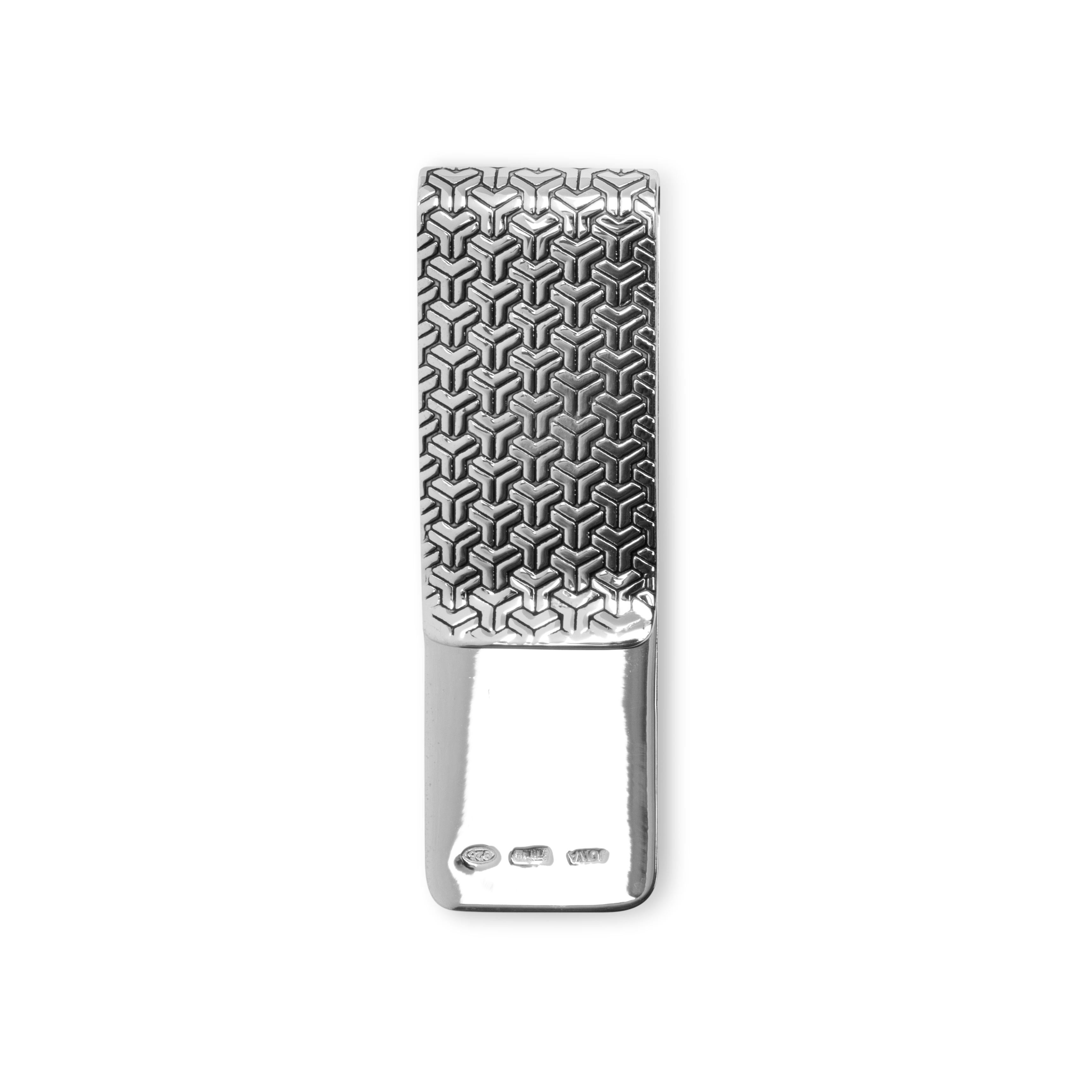 Alex Jona hand crafted in Italy, sterling silver money clip.
Alex Jona gifts stand out, not only for their special design and for the excellent quality, but also for the careful attention given to details during all the manufacturing process. Alex's