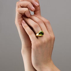 Trillion Cut Peridot 18 Karat Yellow Gold Ring