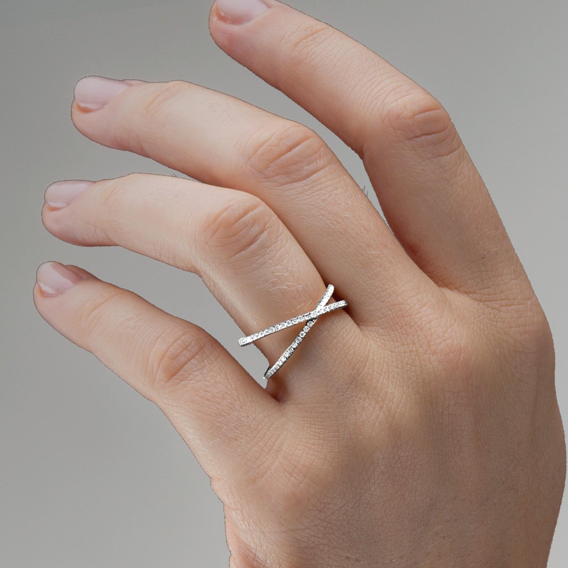 Women's or Men's Alex Jona Twiggy White Diamond 18 Karat White Gold Crossover Ring For Sale