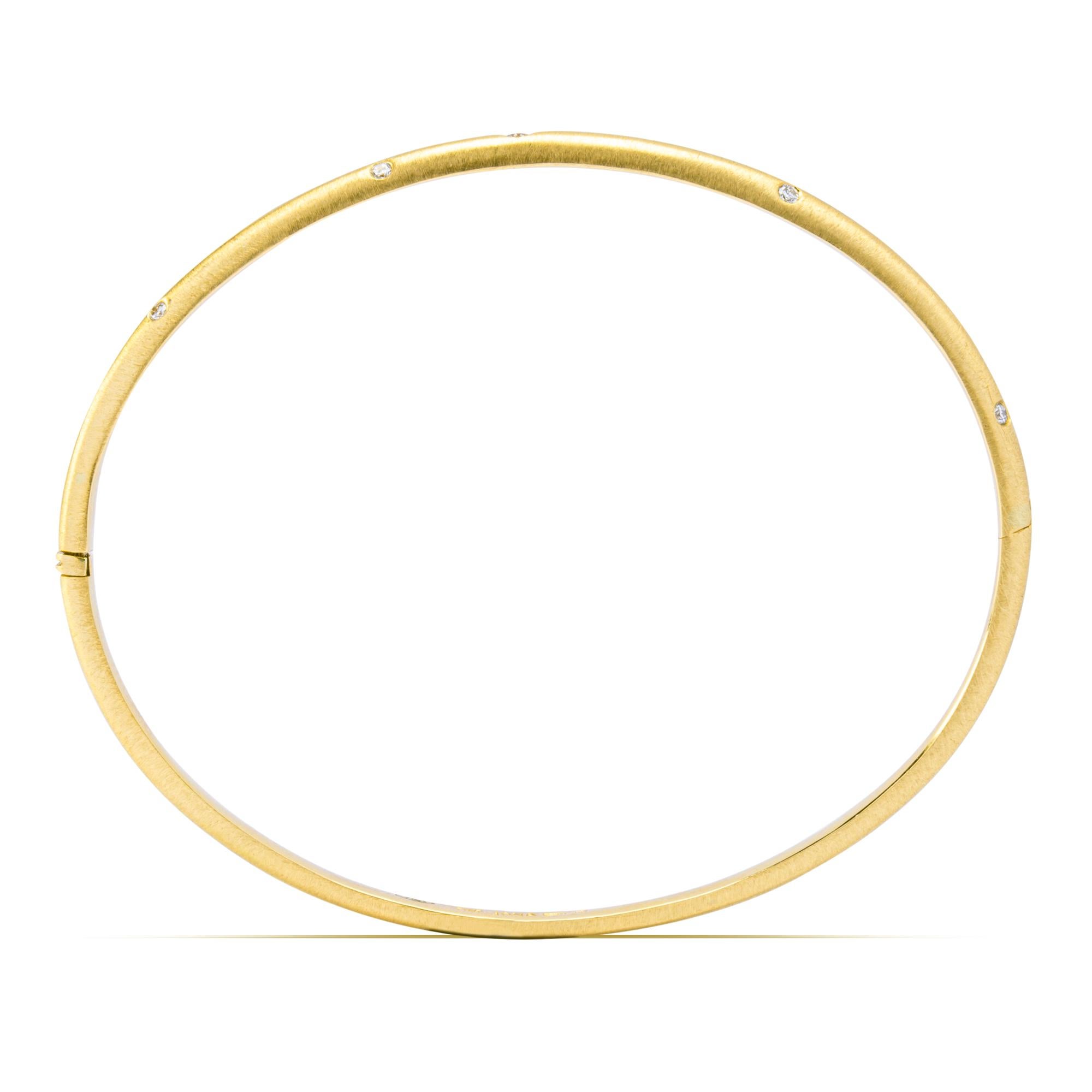 Alex Jona Bracelet jonc en or jaune brossé 18 carats avec diamants blancs Neuf - En vente à Lugano, CH