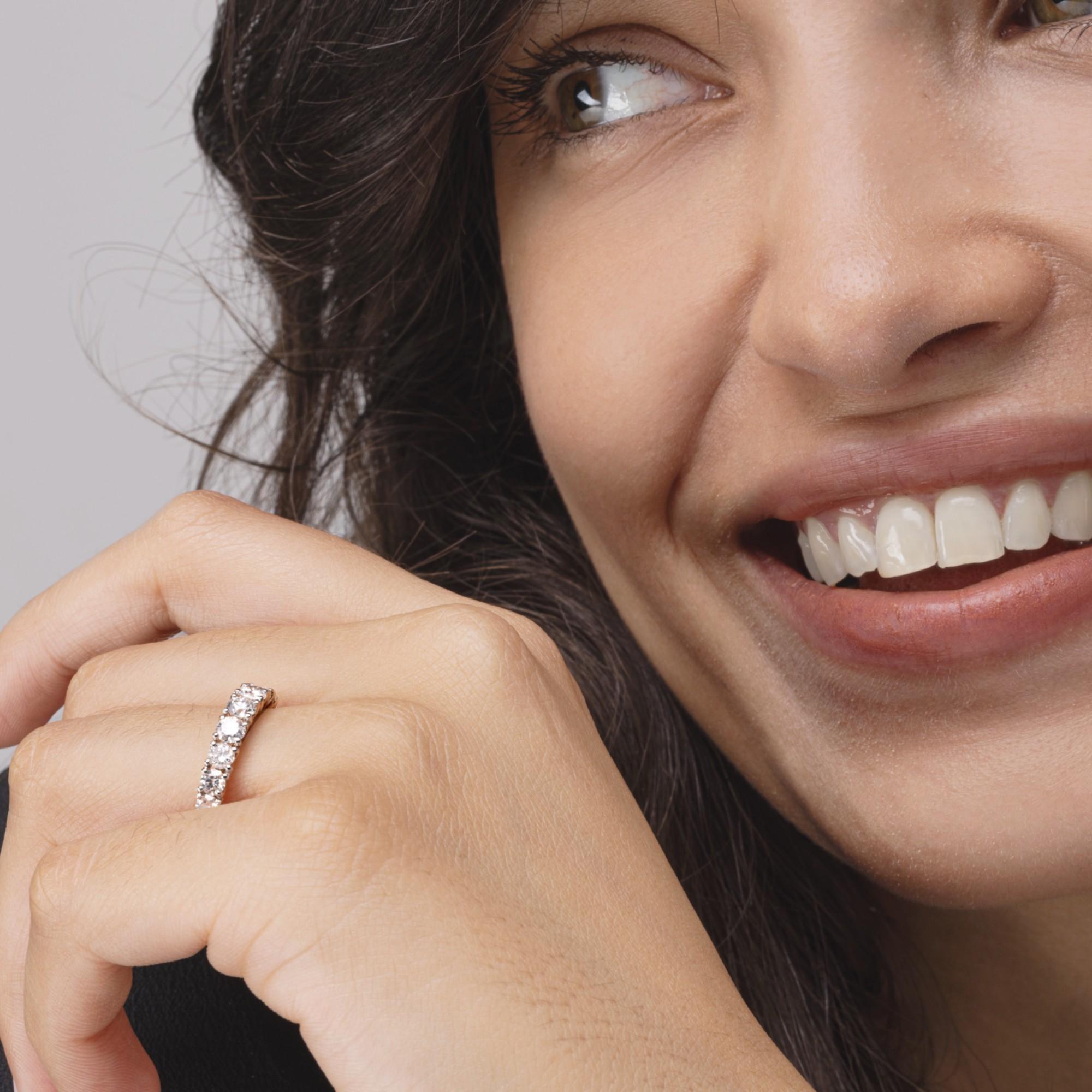 Women's Alex Jona White Diamond 18 Karat White Gold Band Ring For Sale