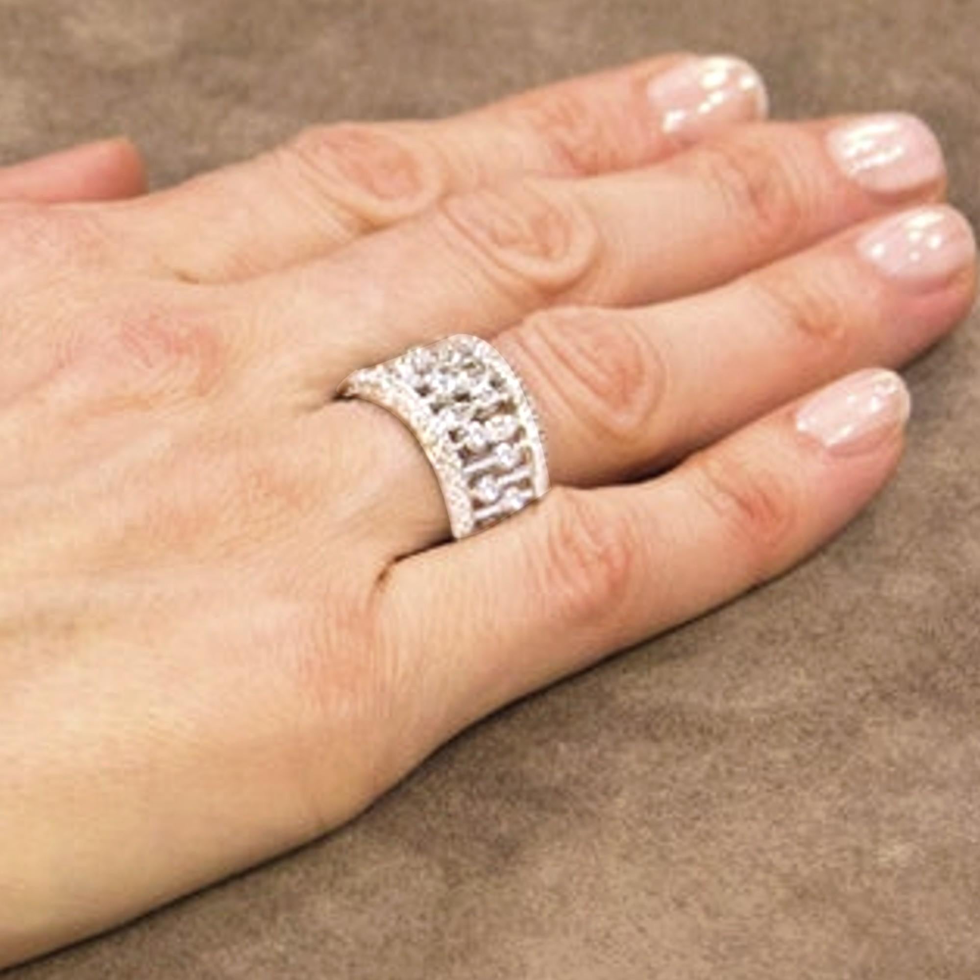 Round Cut Alex Jona White Diamond 18 Karat White Gold Band Ring For Sale