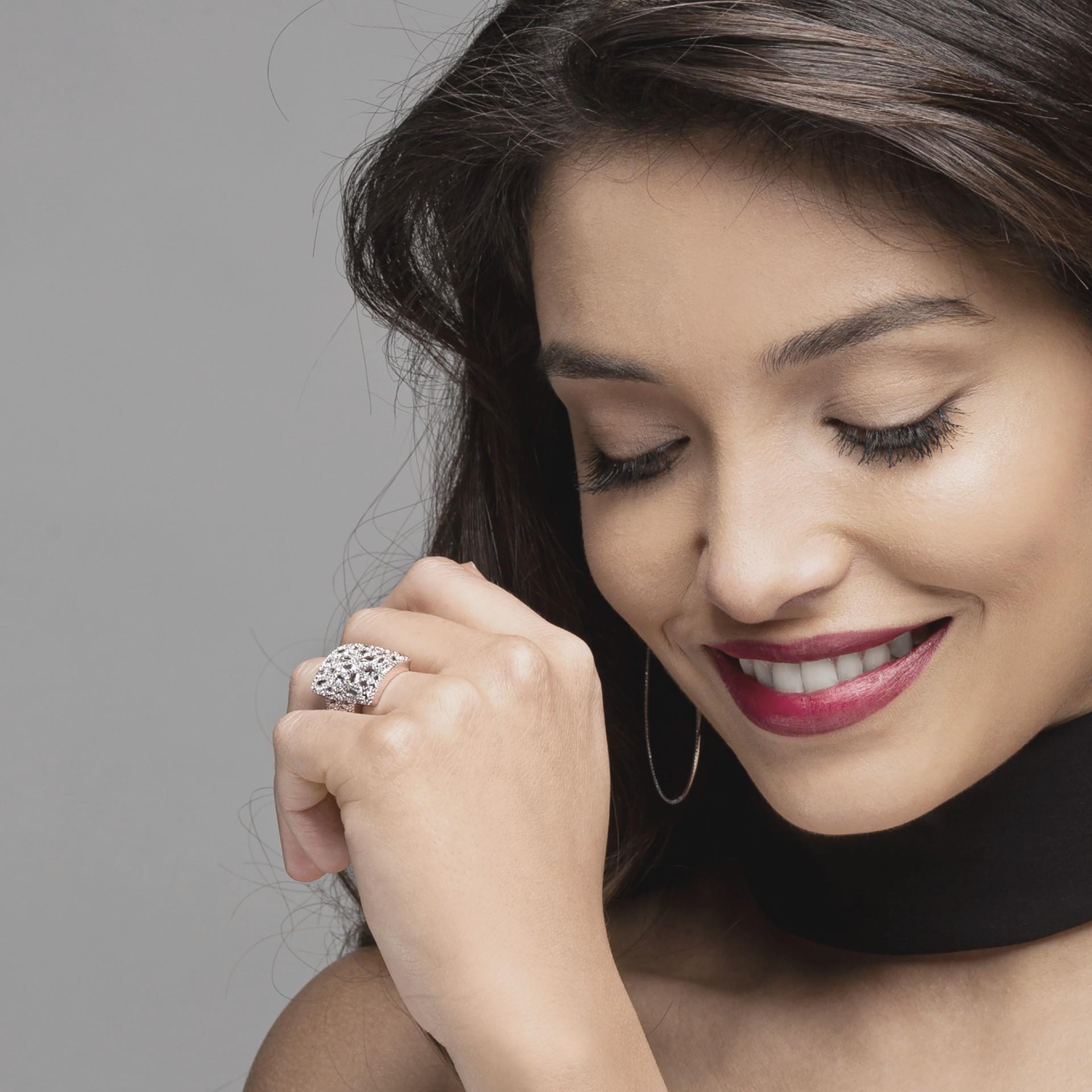 Alex Jona White Diamond 18 Karat White Gold Band Ring For Sale 2