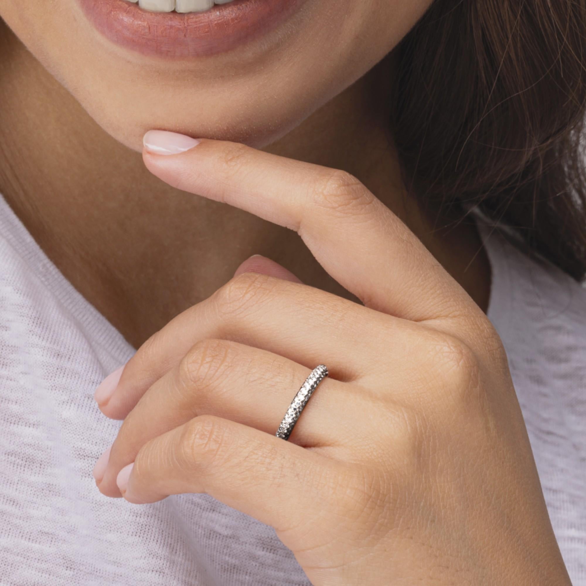 Alex Jona Weißer Diamant-Ring aus 18 Karat Weißgold mit schwarzem Rhodium  für Damen oder Herren im Angebot