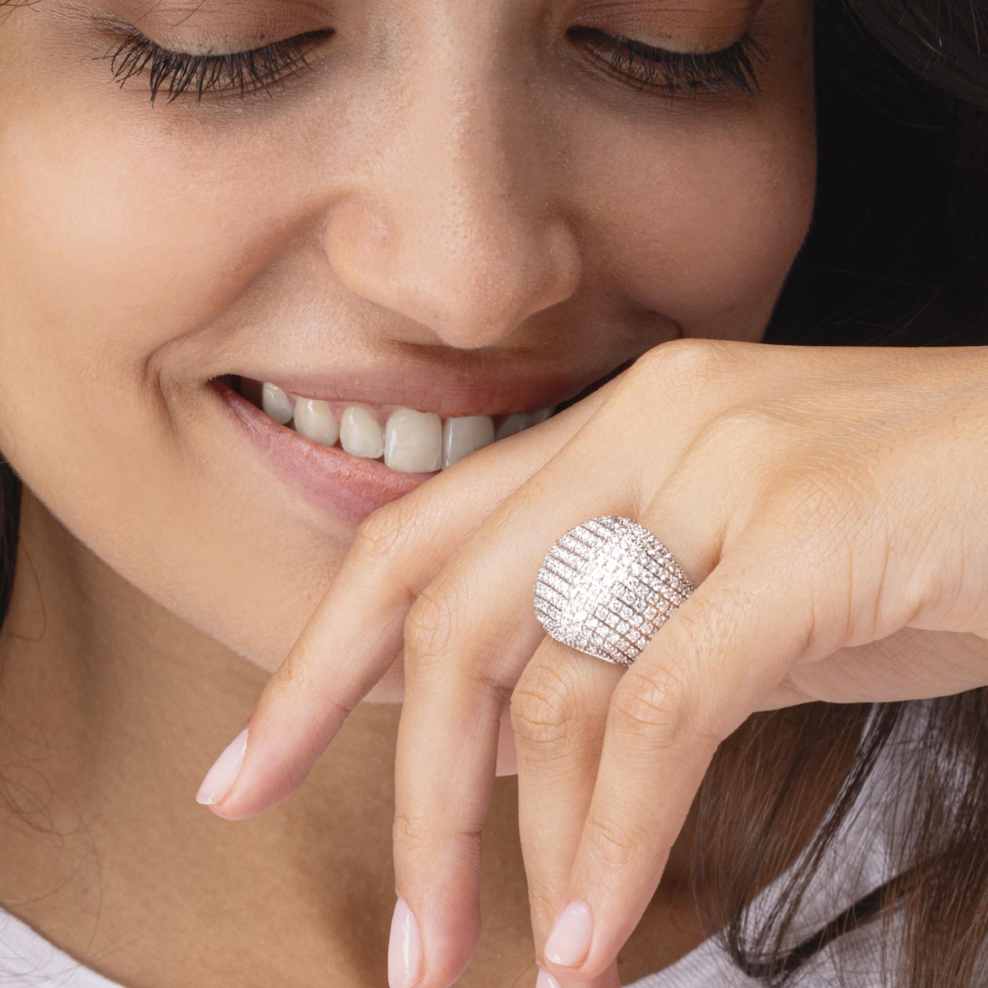 Alex Jona Bague dôme en or blanc 18 carats avec diamants blancs Pour femmes en vente