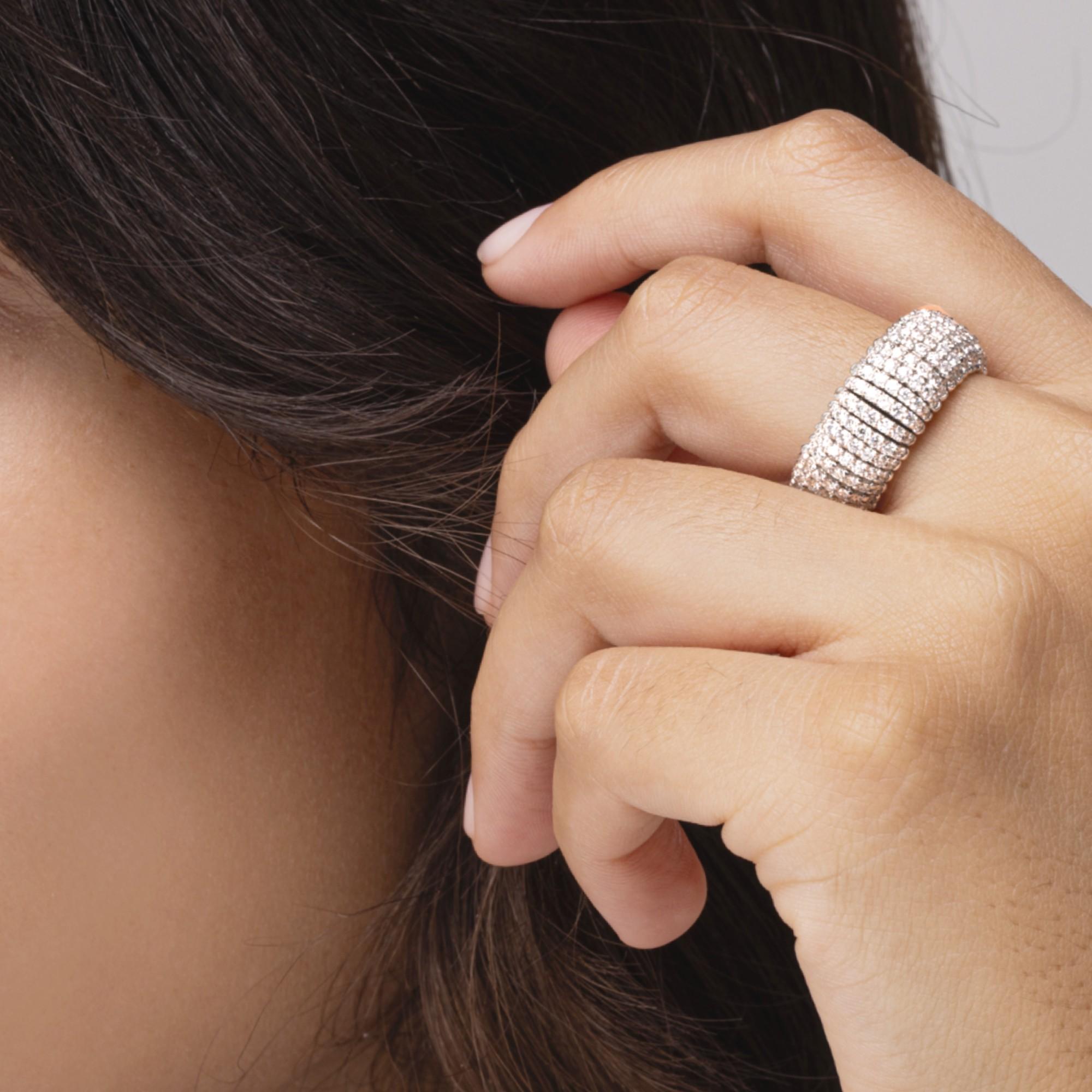 Alex Jona White Diamond 18 Karat White Gold Flexible Ring In New Condition For Sale In Torino, IT