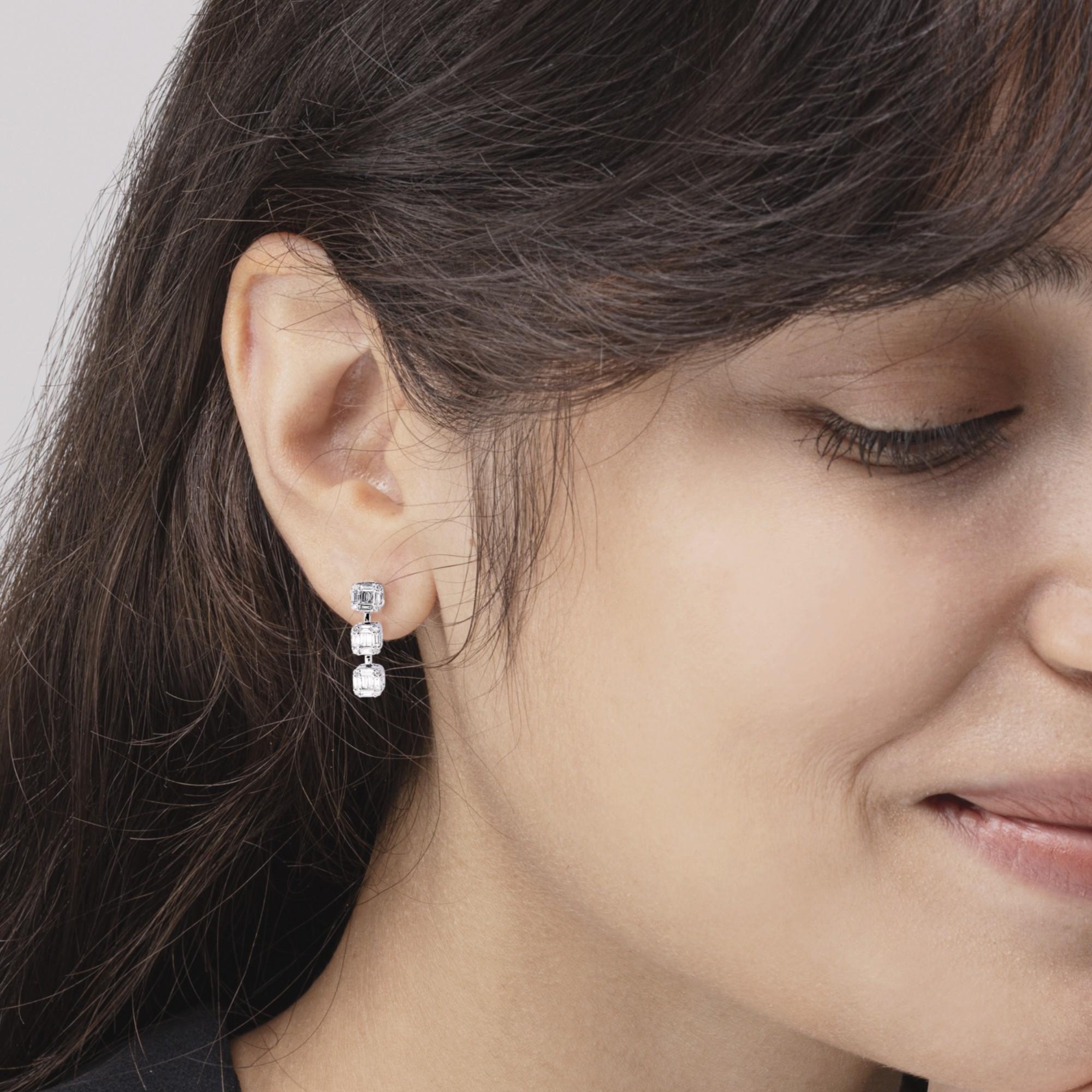 Alex Jona White Diamond 18 Karat White Gold Geometric Earrings In New Condition For Sale In Lugano, CH