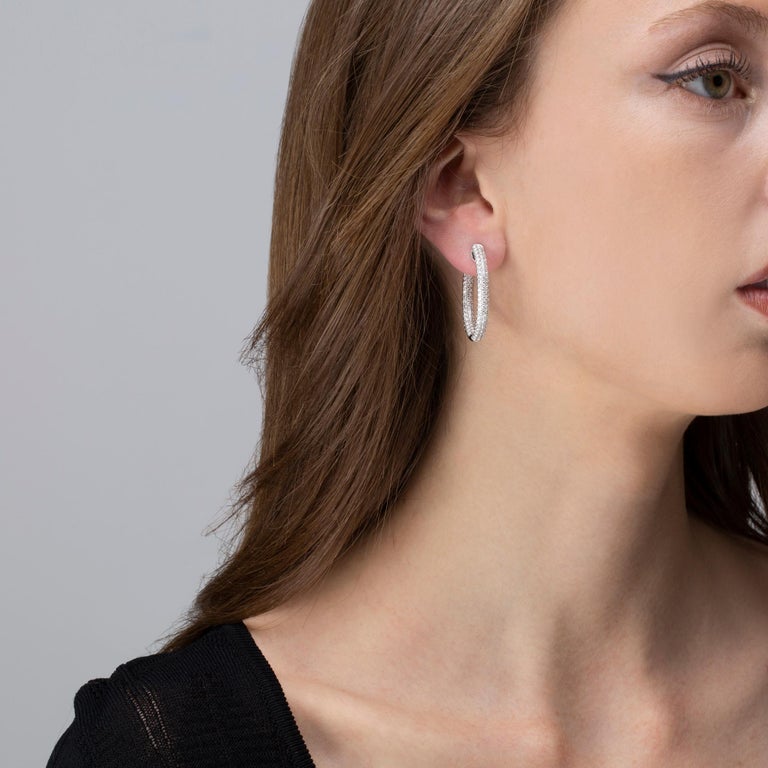Alex Jona White Diamond 18 Karat White Gold Inside-Out Pavé Hoop Earrings In New Condition For Sale In Torino, IT