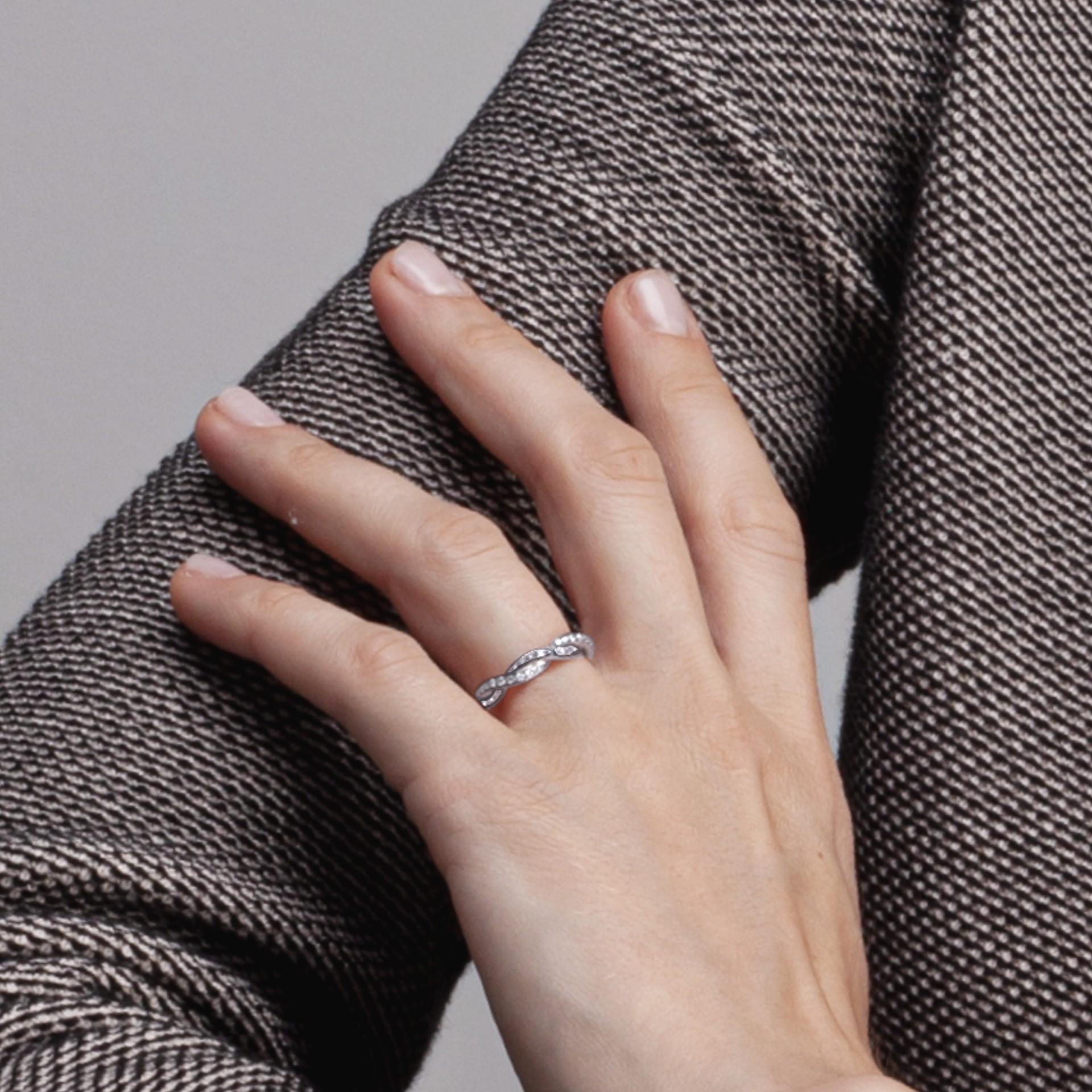 Alex Jona, bague jonc en or blanc 18 carats avec diamants blancs Unisexe en vente