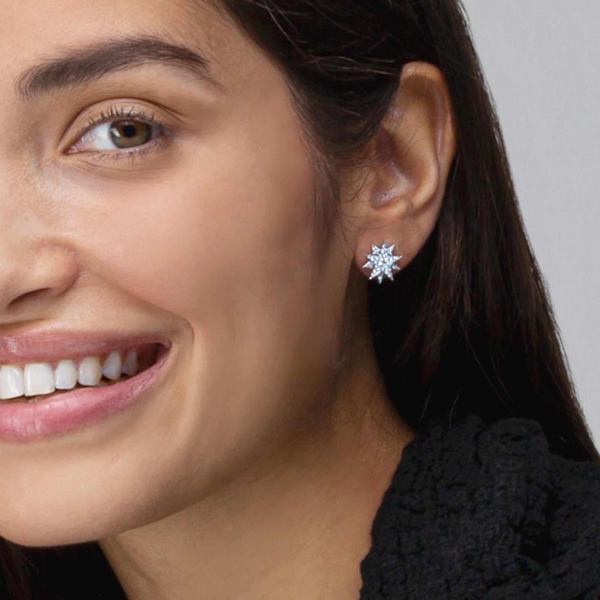 Alex Jona White Diamond 18 Karat White Gold Star Earrings In New Condition For Sale In Torino, IT
