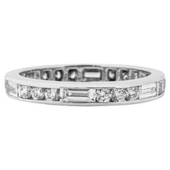 Alex Jona, bague à anneau d'éternité en platine avec diamants blancs taille baguette et ronde