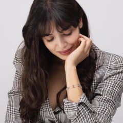 Alex Jona Diamante blanco Zafiro azul Oro blanco de 18 quilates Pulsera con nombre Giulia