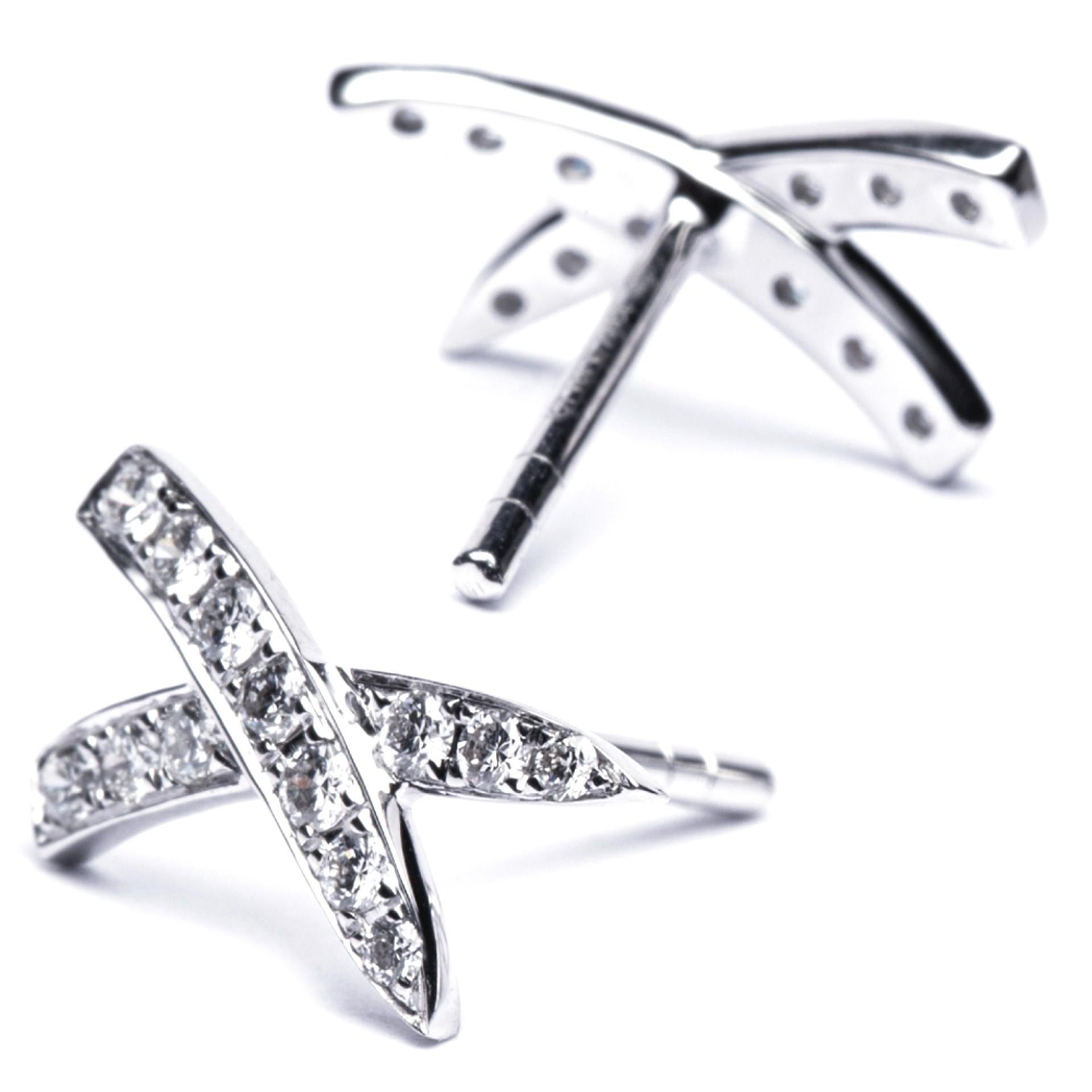 Contemporary Alex Jona White Diamond White Gold Criss Cross Stud Earrings For Sale