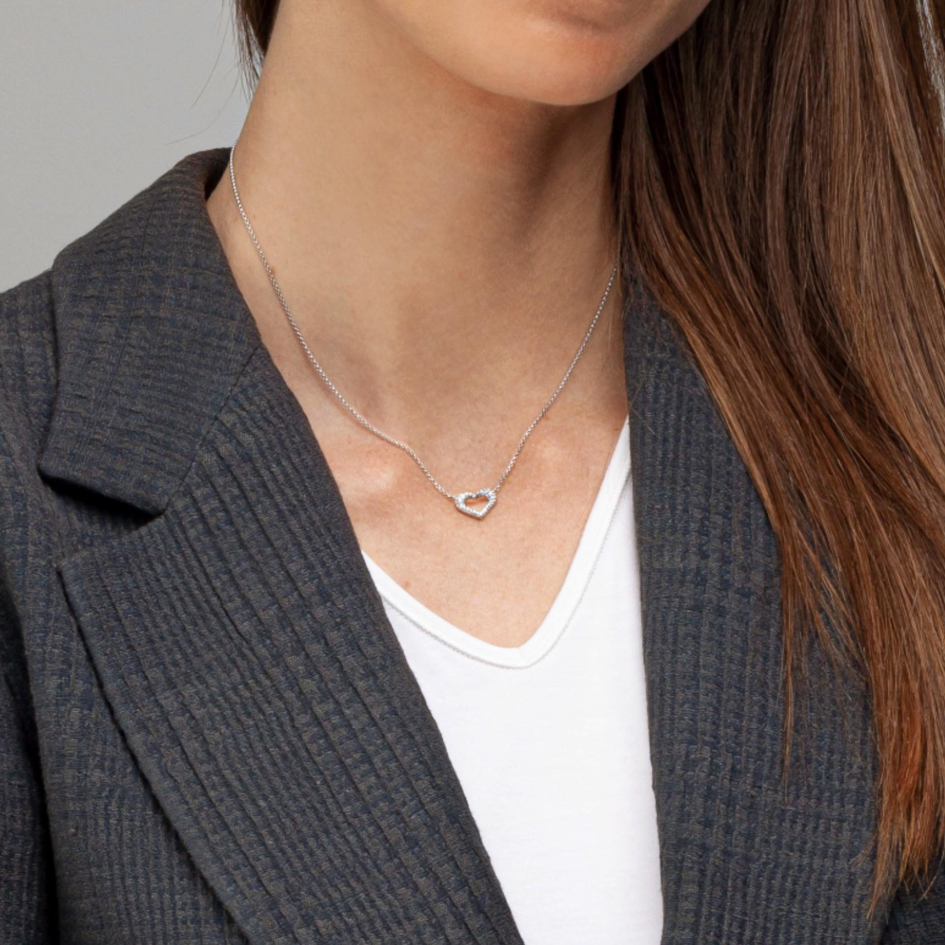 Alex Jona White Diamond White Gold Heart Pendant Necklace In New Condition For Sale In Torino, IT