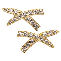 Alex Jona Pendientes de oro amarillo con diamantes en cruz