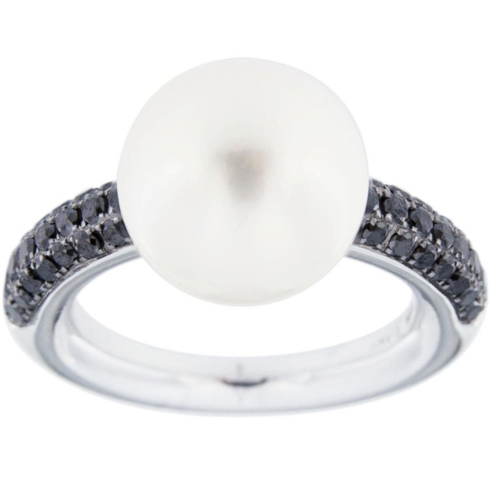 Alex Jona White South Sea Pearl Dangling Charm 18 Karat White Gold Ring In New Condition For Sale In Lugano, CH