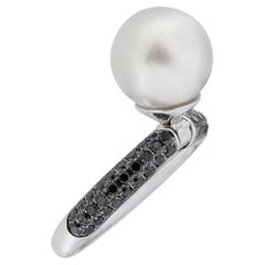 Alex Jona, bague breloque pendante en or blanc 18 carats avec perles blanches des mers du Sud