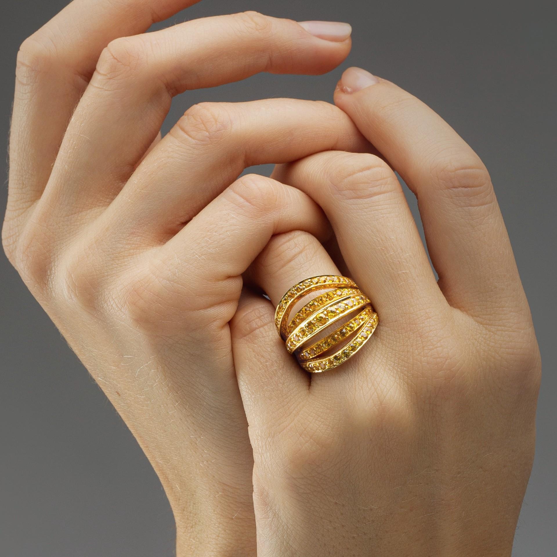 Women's or Men's Alex Jona Yellow Sapphire 18 Karat Yellow Gold Ring For Sale