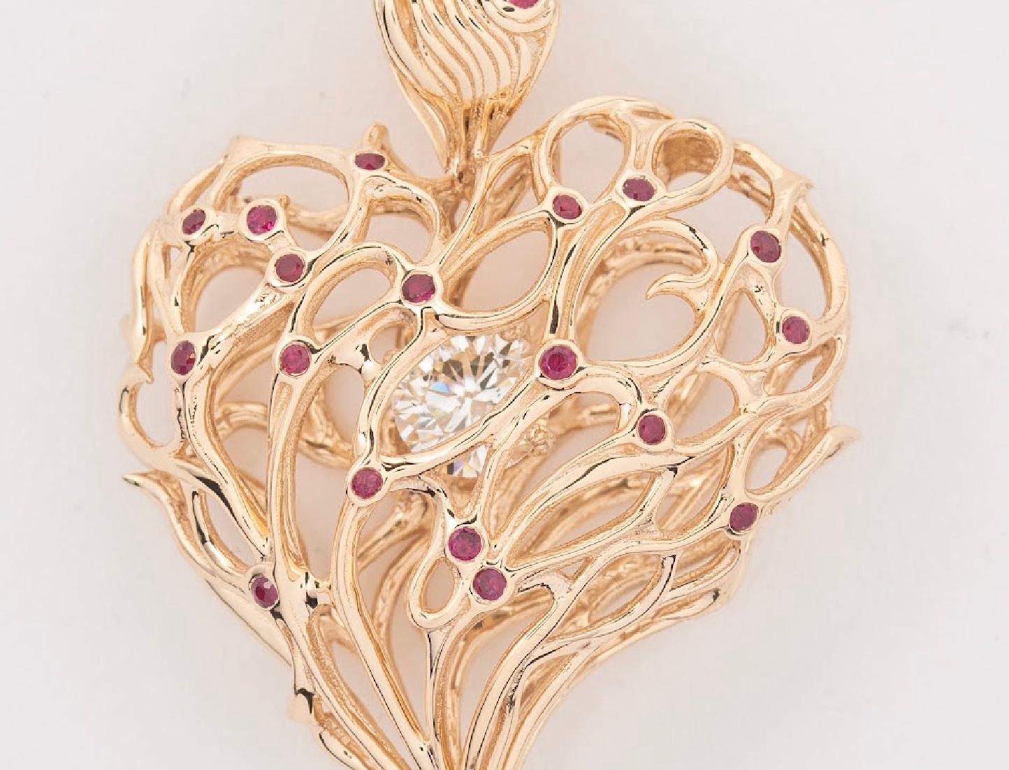Brilliant Cut Alex Moss New York Eternal Bond Pendant For Sale