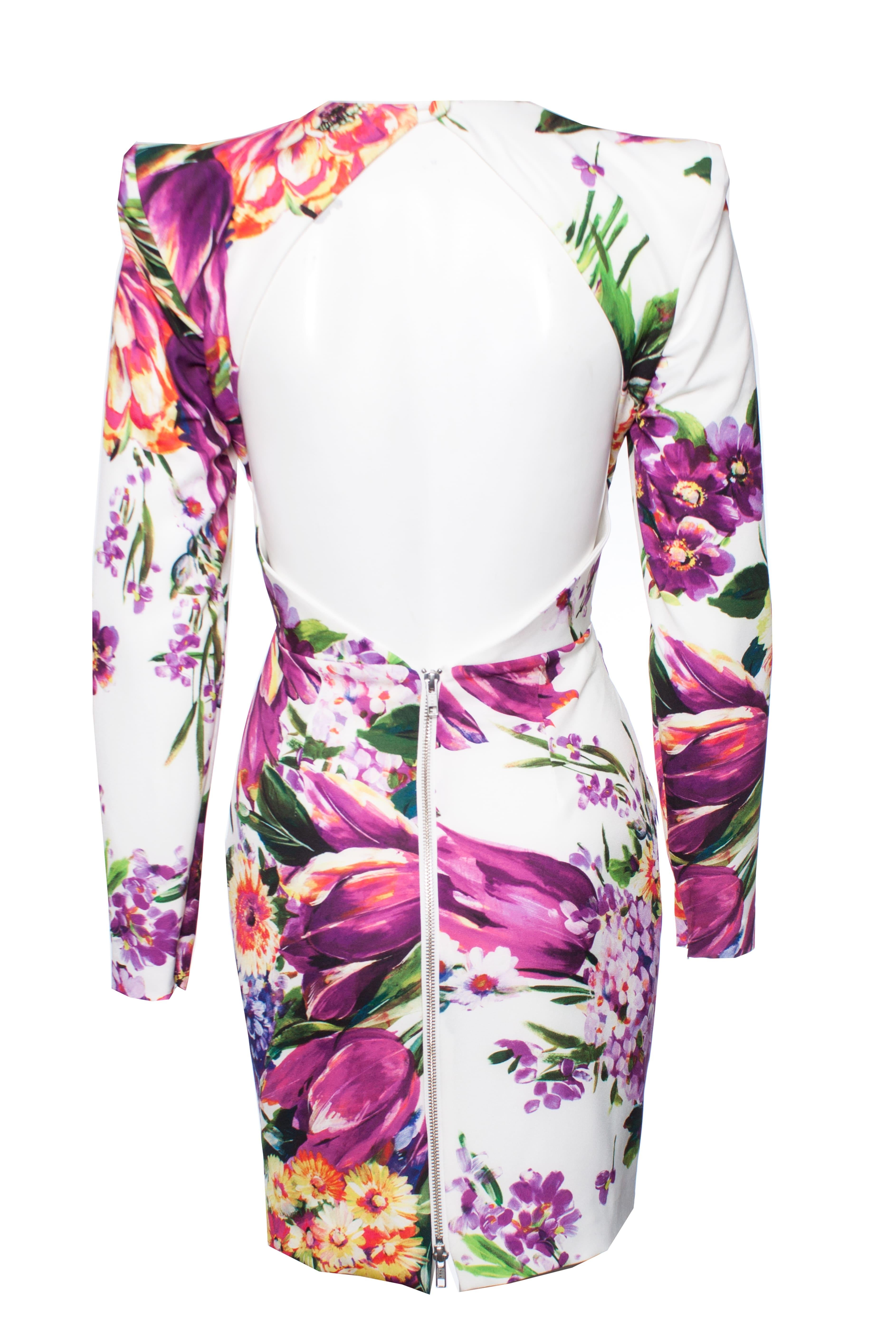 Alex Perry, minivestido con estampado floral Anais. Esta minifalda Alex Perry Anais de manga larga y espalda abierta tiene falda plisada, espalda abierta, hombreras y dobladillo asimétrico. Este artículo es nuevo con etiqueta.

Espalda