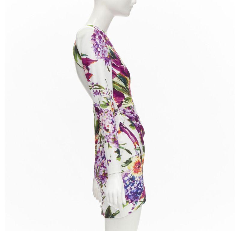 ALEX PERRY Anais blanc violet imprimé floral robe portefeuille ouverte dans le dos UK6 XS Excellent état - En vente à Hong Kong, NT