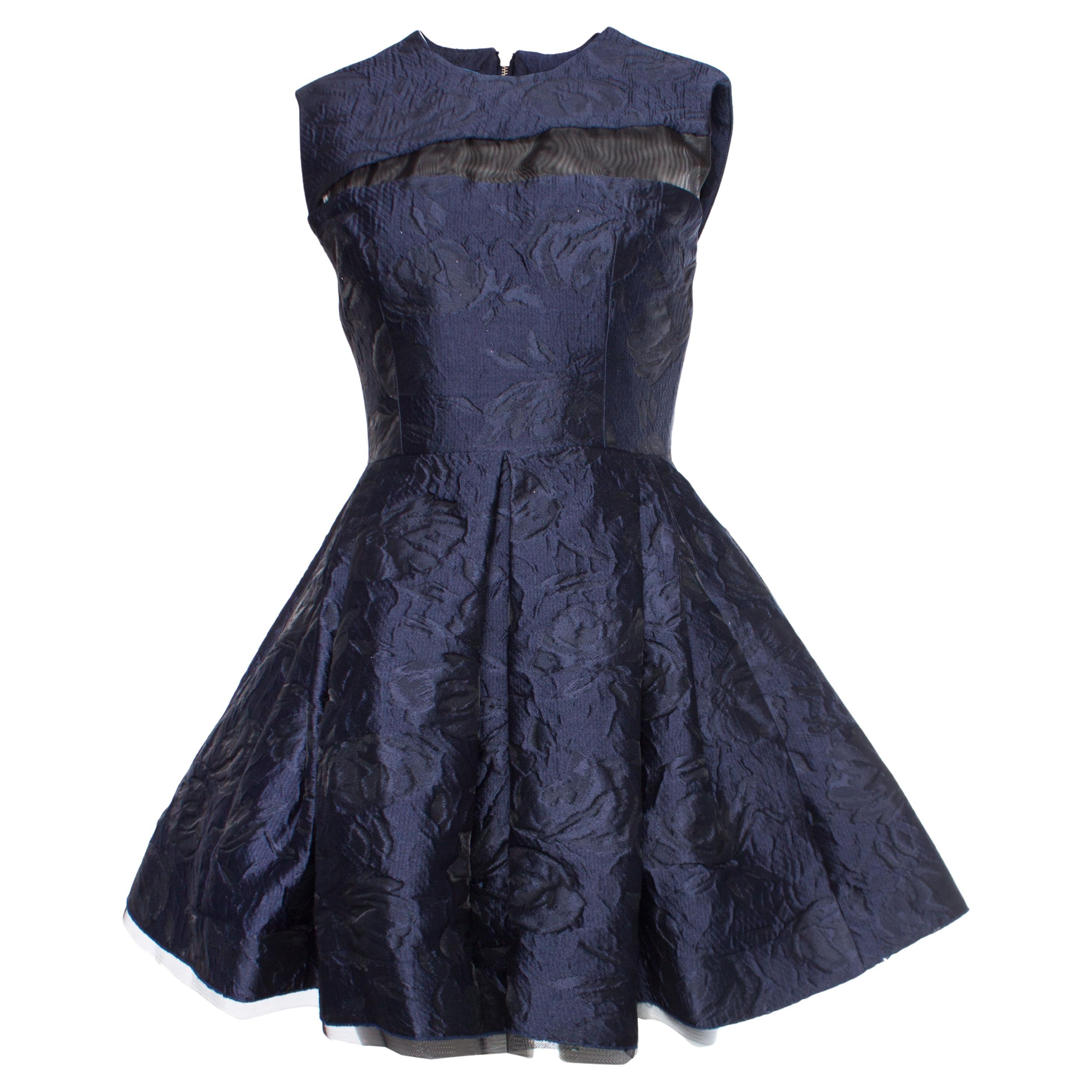 Alex Perry, minivestido de brocado floral Dexter. en venta