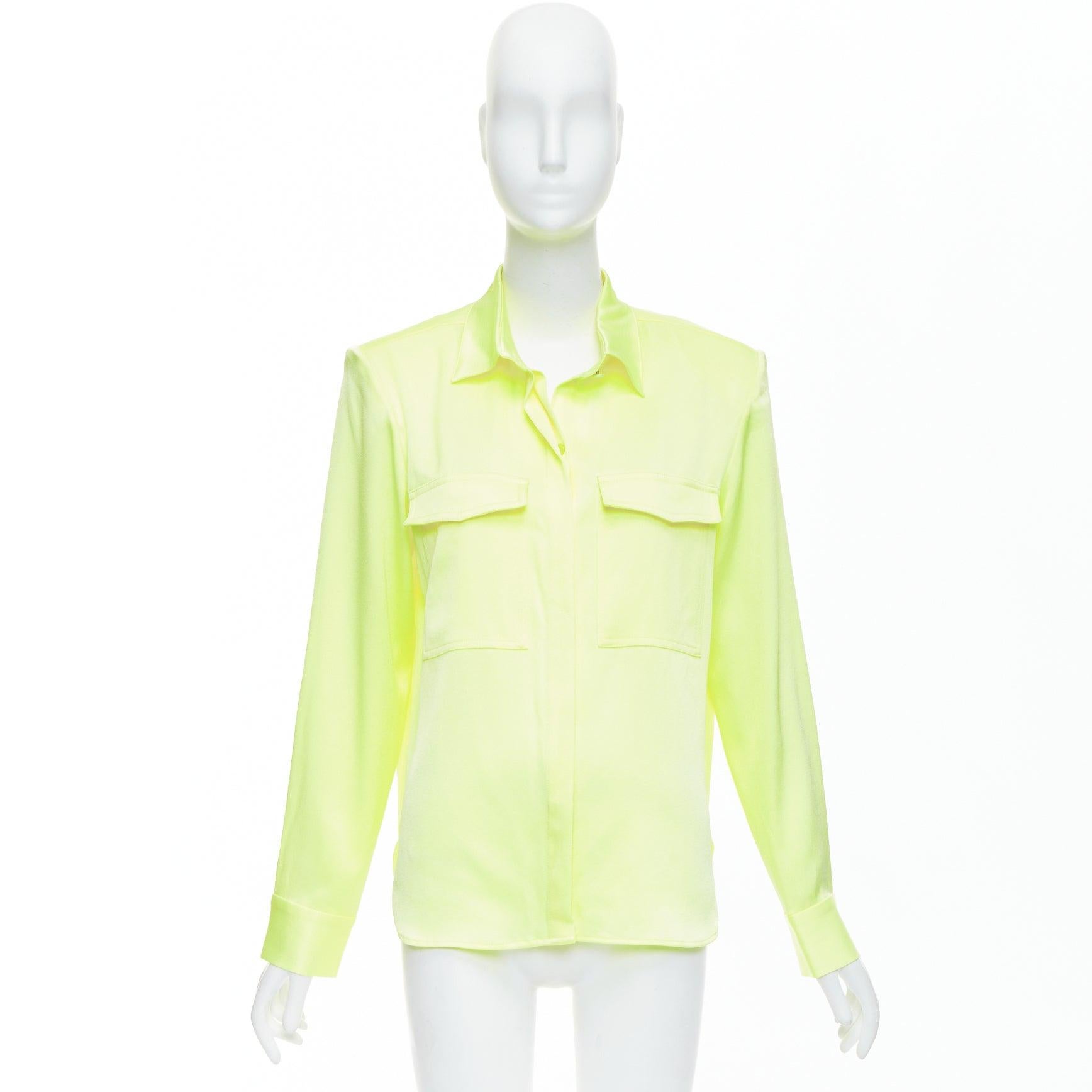 ALEX PERRY, giallo neon, spalla imbottita con bottoni, camicia over UK8 S
Riferimento: AAWC/A01281
Marchio: Alex Perry
Materiale: Triacetato, Miscela
Colore: giallo neon
Modello: Tinta unita
Chiusura: bottone
Dettagli extra: Pad removibili sulle