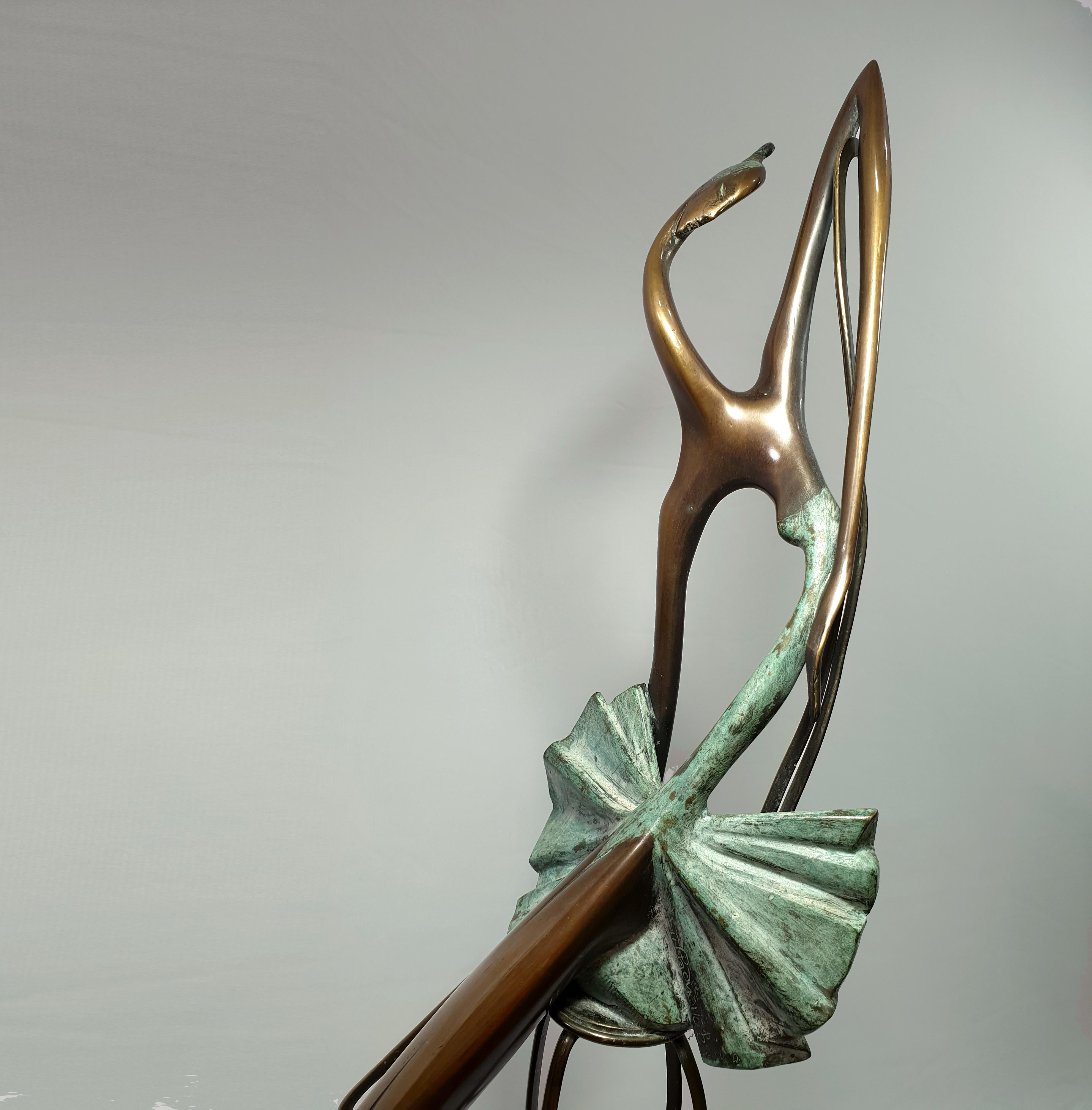 Ballerina on a chair - Modern Sculpture by Alex Radionov