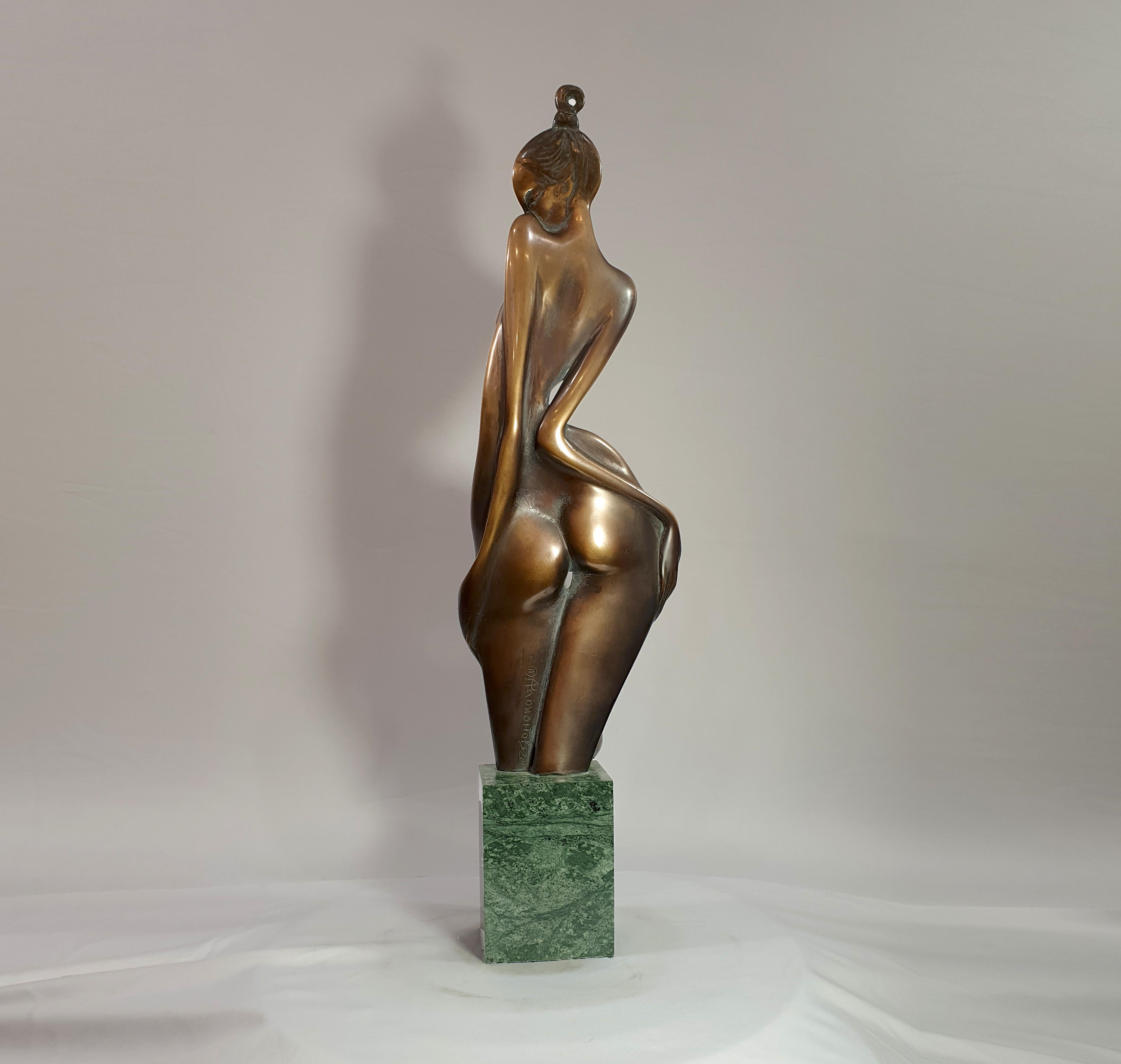 El Torso - Modern Sculpture by Alex Radionov