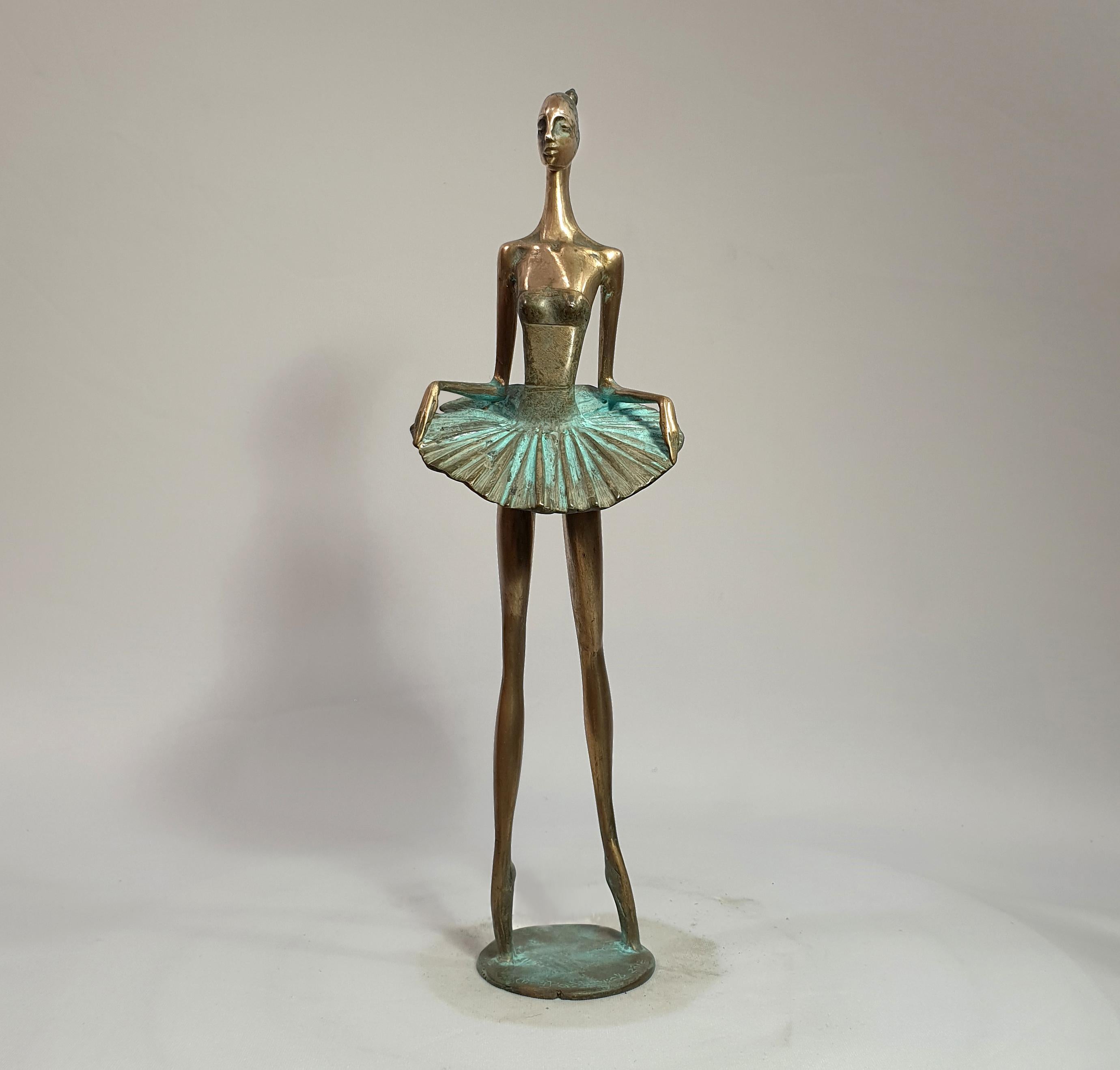 Standing ballerina - Sculpture by Alex Radionov