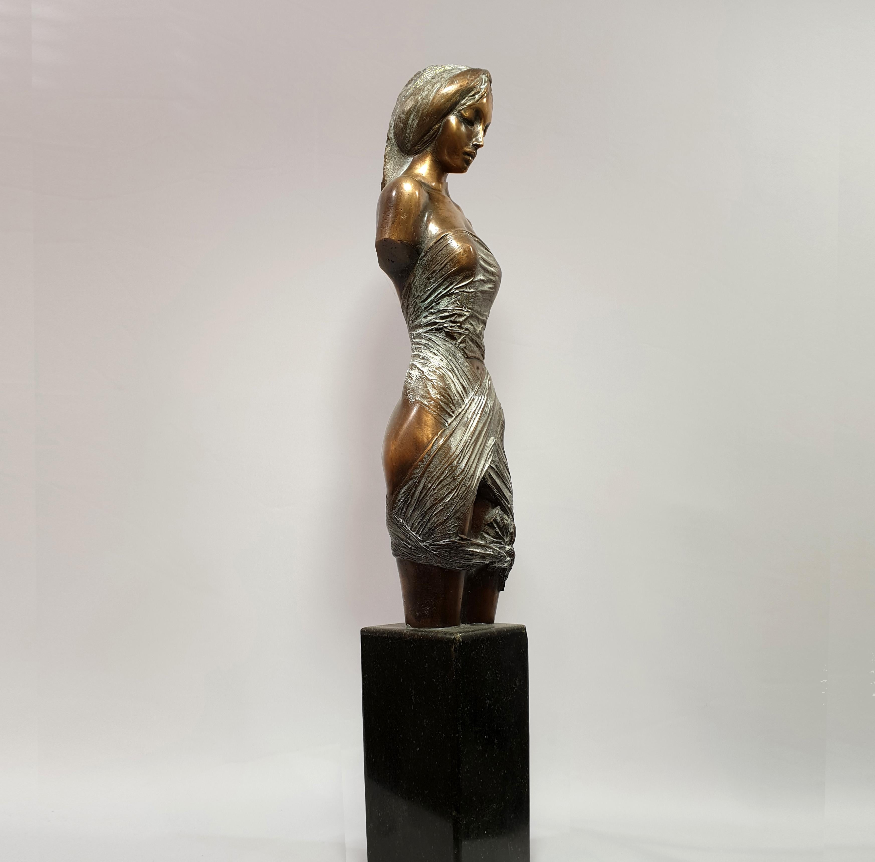 Torso in drappeggio - Figurative Sculpture Oro di Alex Radionov