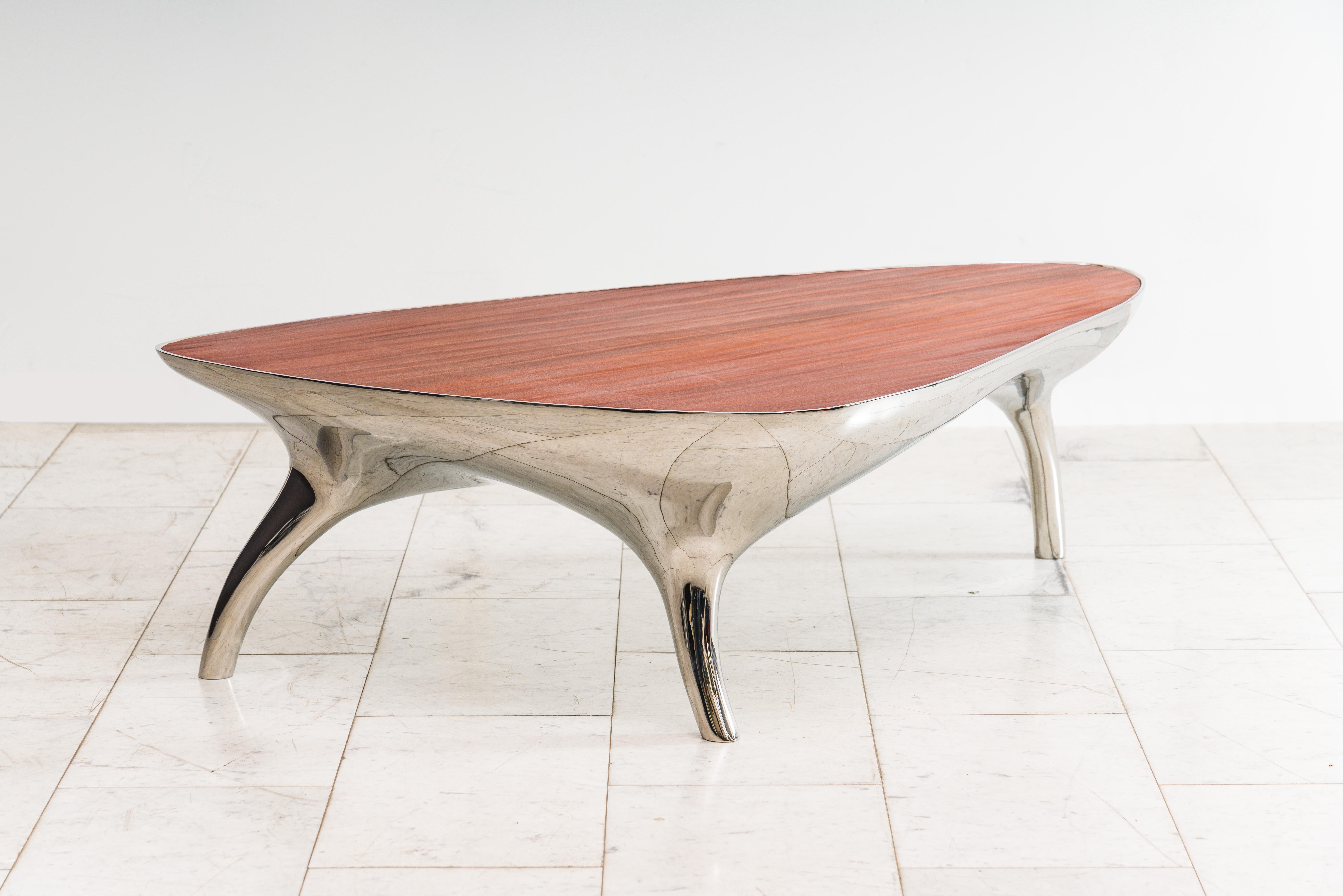 Niedriger Tisch von Alex Roskin, Trois Jambes, USA (21. Jahrhundert und zeitgenössisch) im Angebot