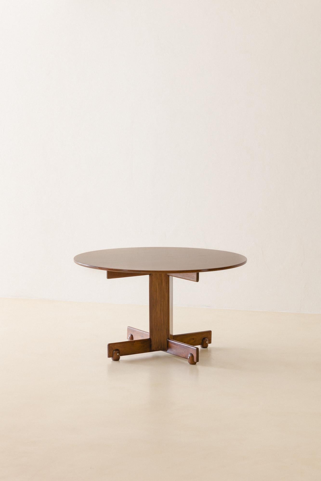 Bois de rose Table de salle à manger ronde Alex de Sergio Rodrigues, brésilien du milieu du siècle, 1960 en vente