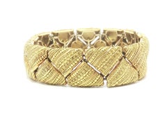 Alex Sepkus 18k Yellow Gold Textured Triangular Link Statement Bracelet