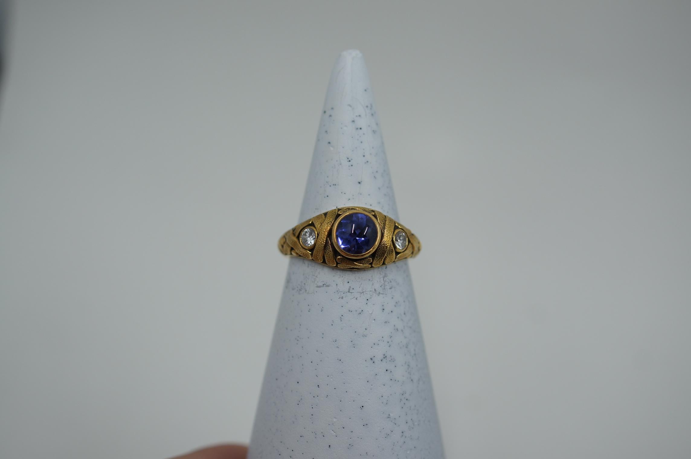 Alex Sepkus Tanzanite and Diamond Cabochon Criss Cross Ring 18k In Excellent Condition For Sale In Mammoth Lakes, CA