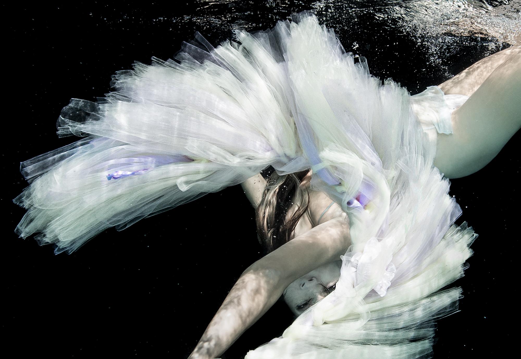 Ballett - Unterwasser-Schwarz-Weiß-Aktfotografie - Archivalisches Pigment 27