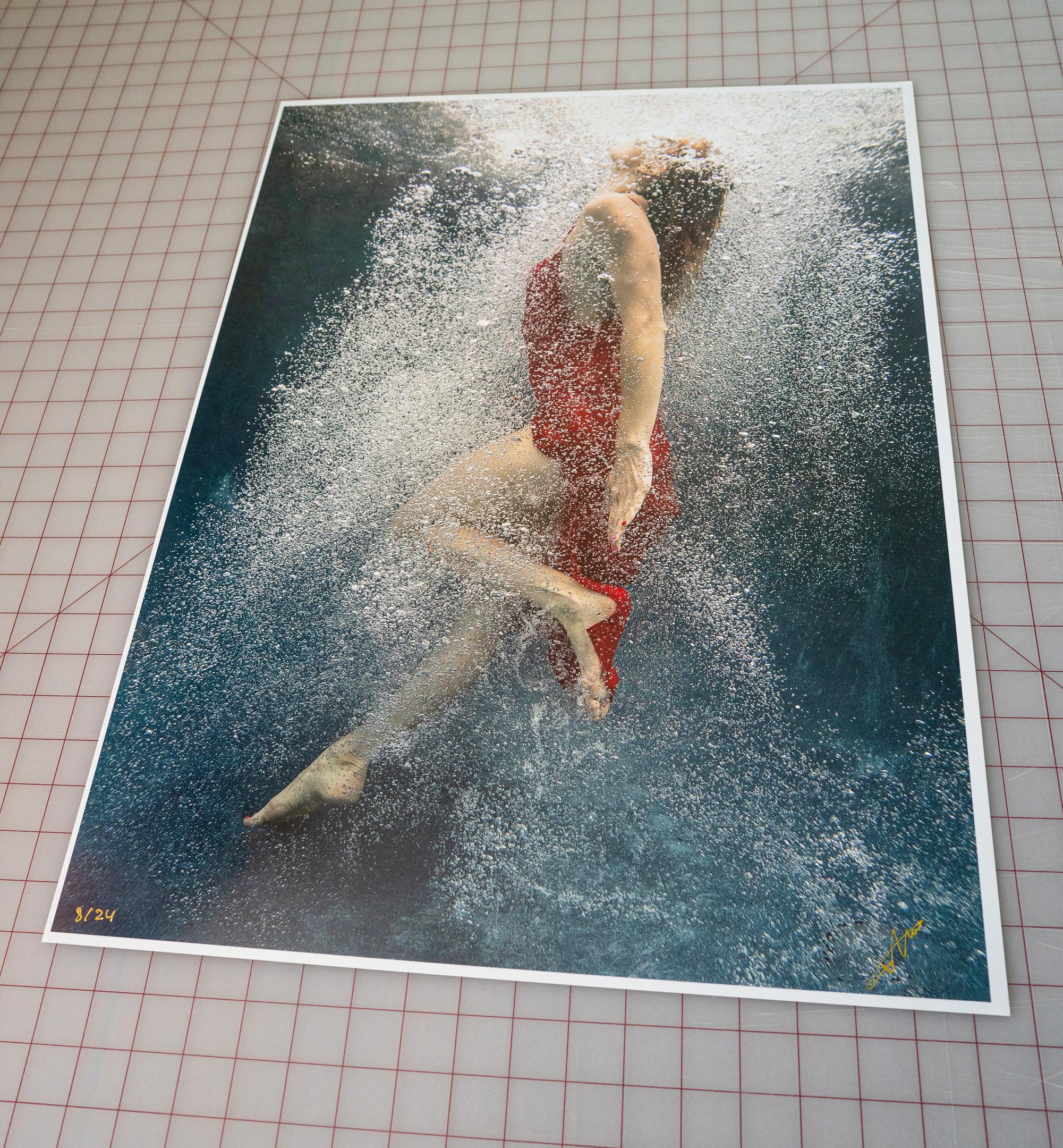 Coming Back - photographie sous-marine - tirage pigmentaire d'archives 47x35