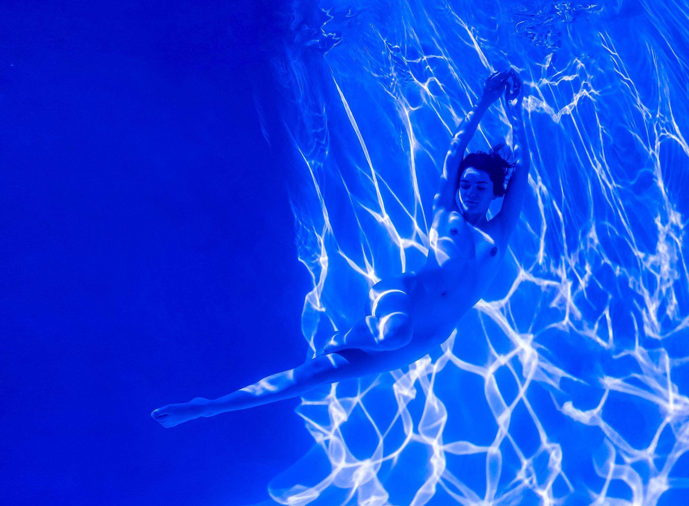 Alex Sher Nude Photograph - Fluorescence - underwater nude photograph - archival pigment print 18" x 24"