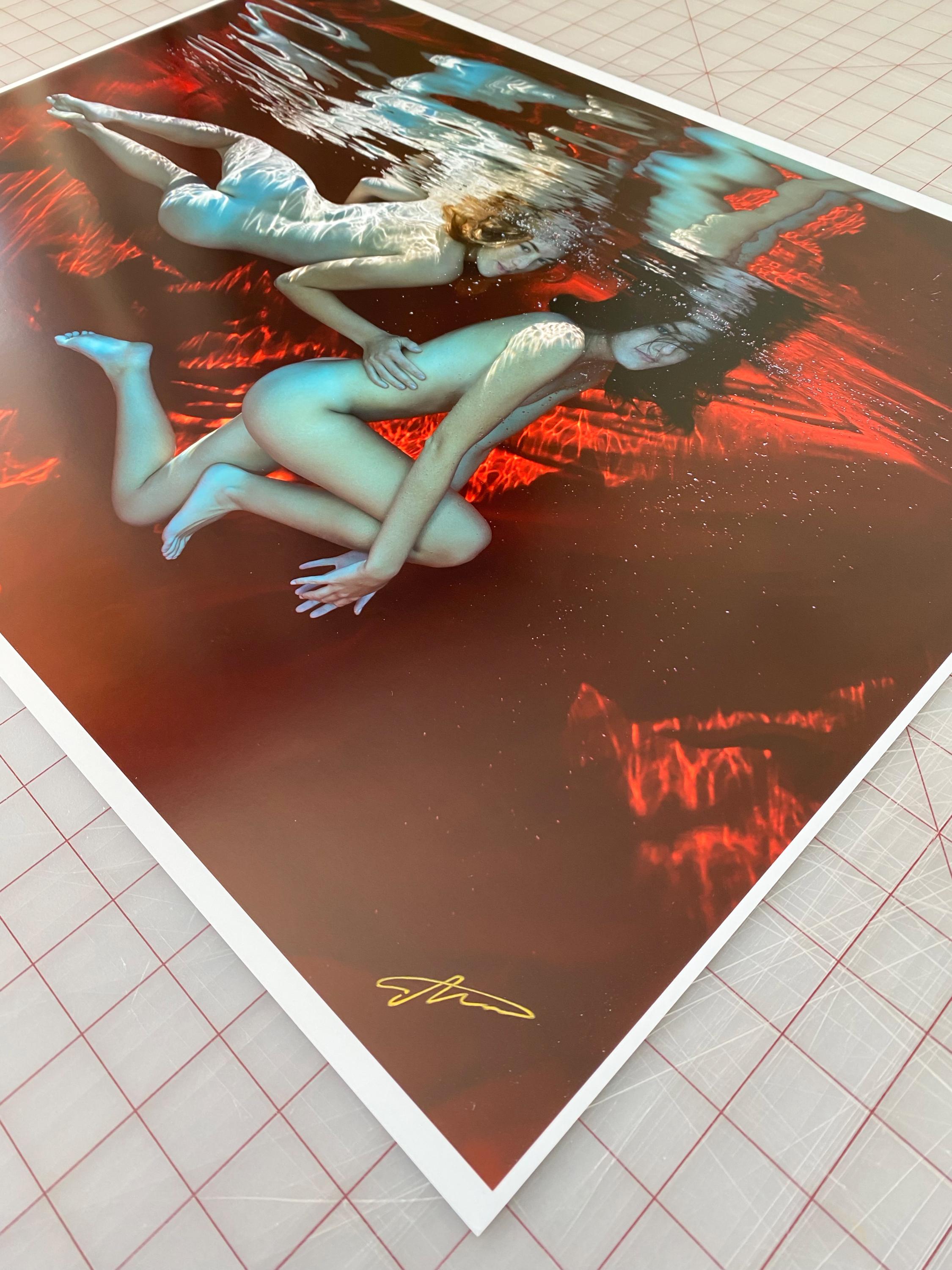 Golden Drops - Unterwasser-Nacktfotografie - Archivalischer Pigmentdruck 18x24