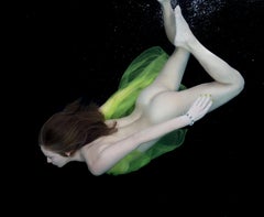 Green Breath - fotografia di nudo subacqueo - stampa a pigmenti d'archivio 26" x 35"